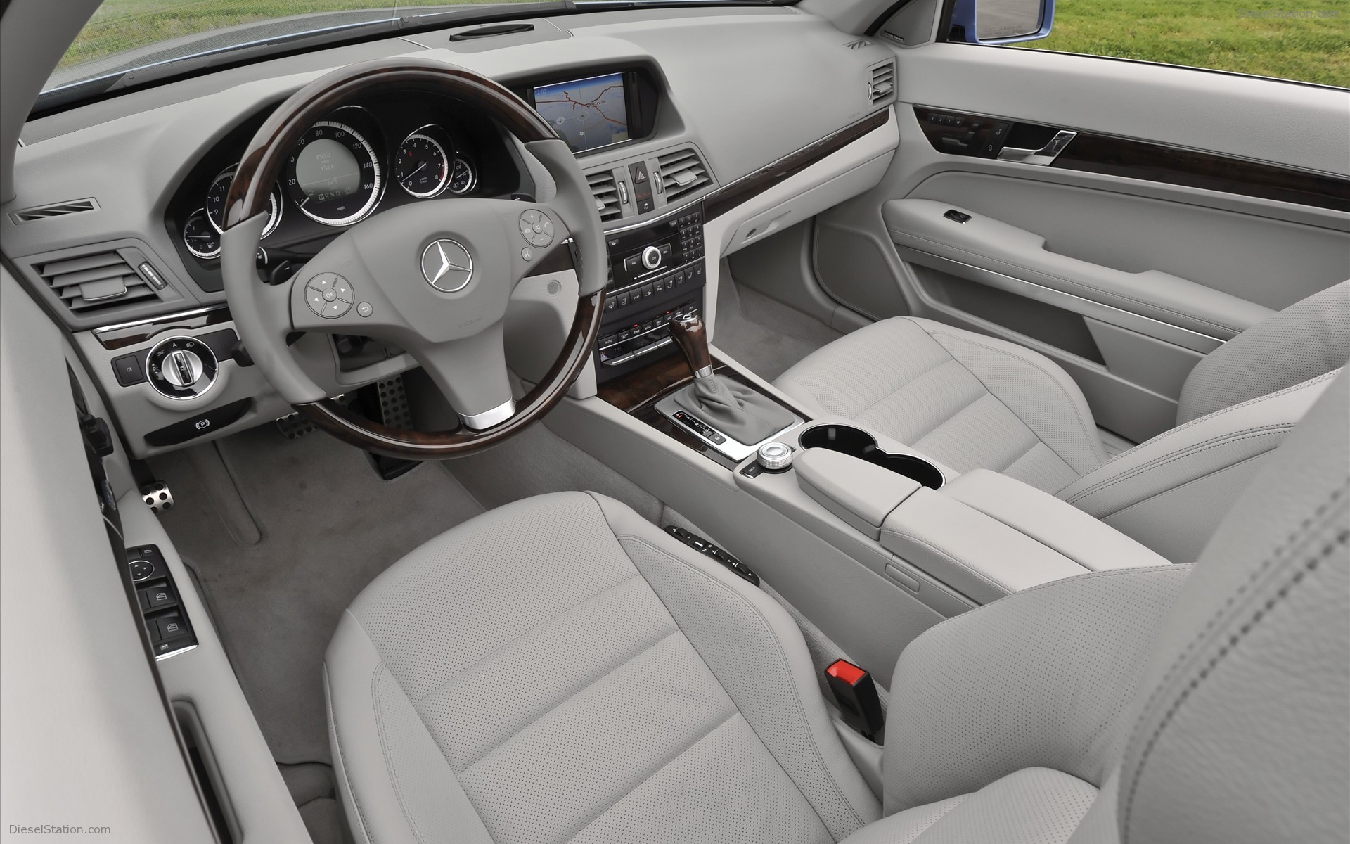 Mercedes Benz E550 Cabriolet 2011