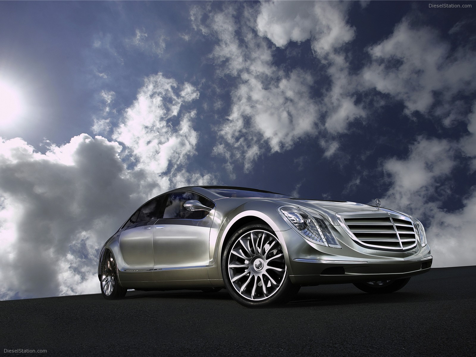 MERCEDES-BENZ F 700 RESEARCH CAR
