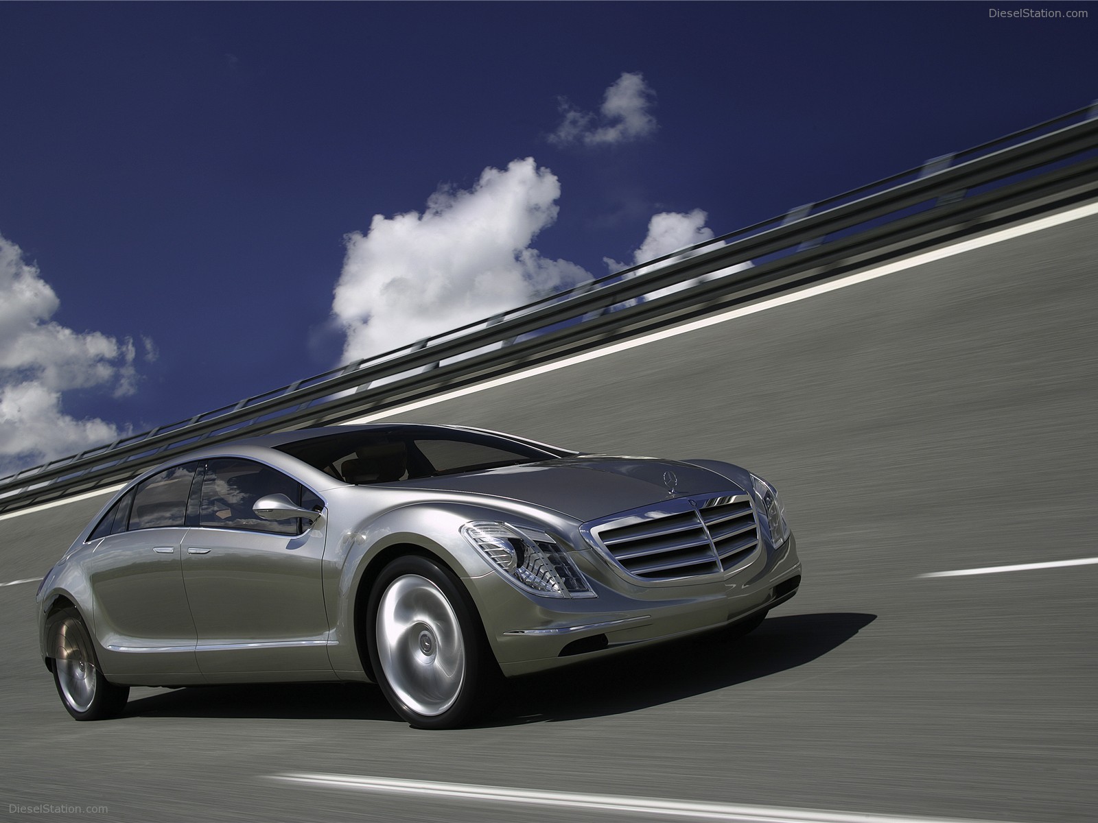 MERCEDES-BENZ F 700 RESEARCH CAR