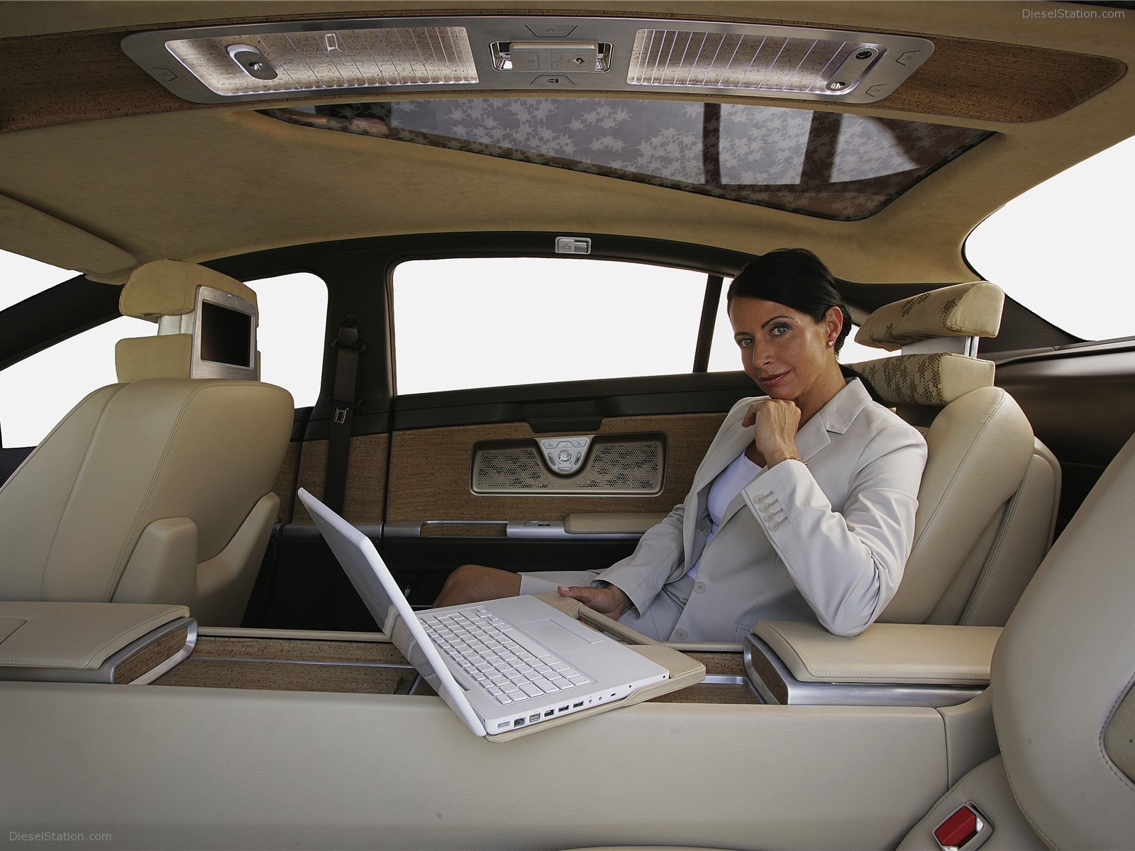 MERCEDES-BENZ F 700 RESEARCH CAR