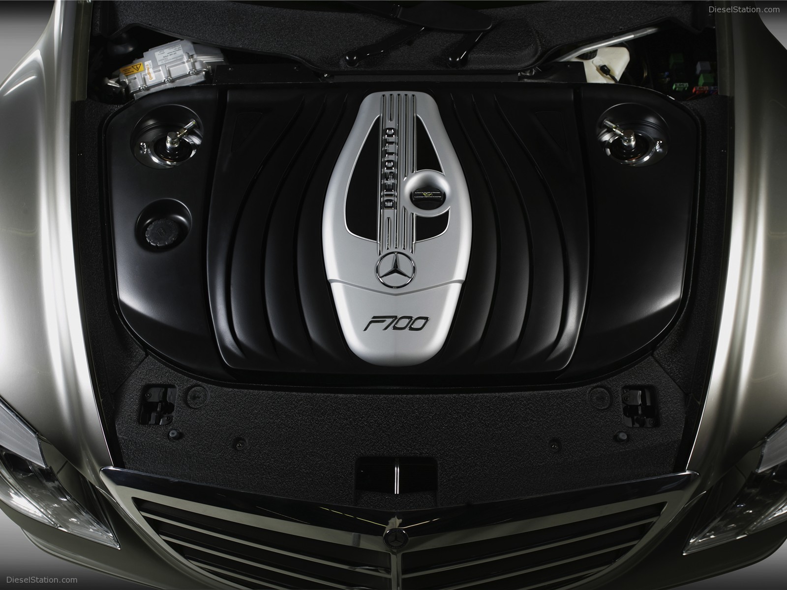 MERCEDES-BENZ F 700 RESEARCH CAR