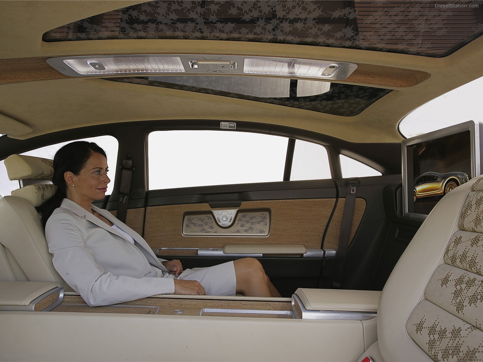 MERCEDES-BENZ F 700 RESEARCH CAR
