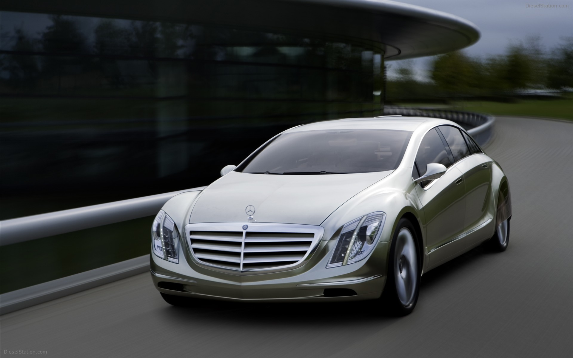 MERCEDES-BENZ F 700 RESEARCH CAR