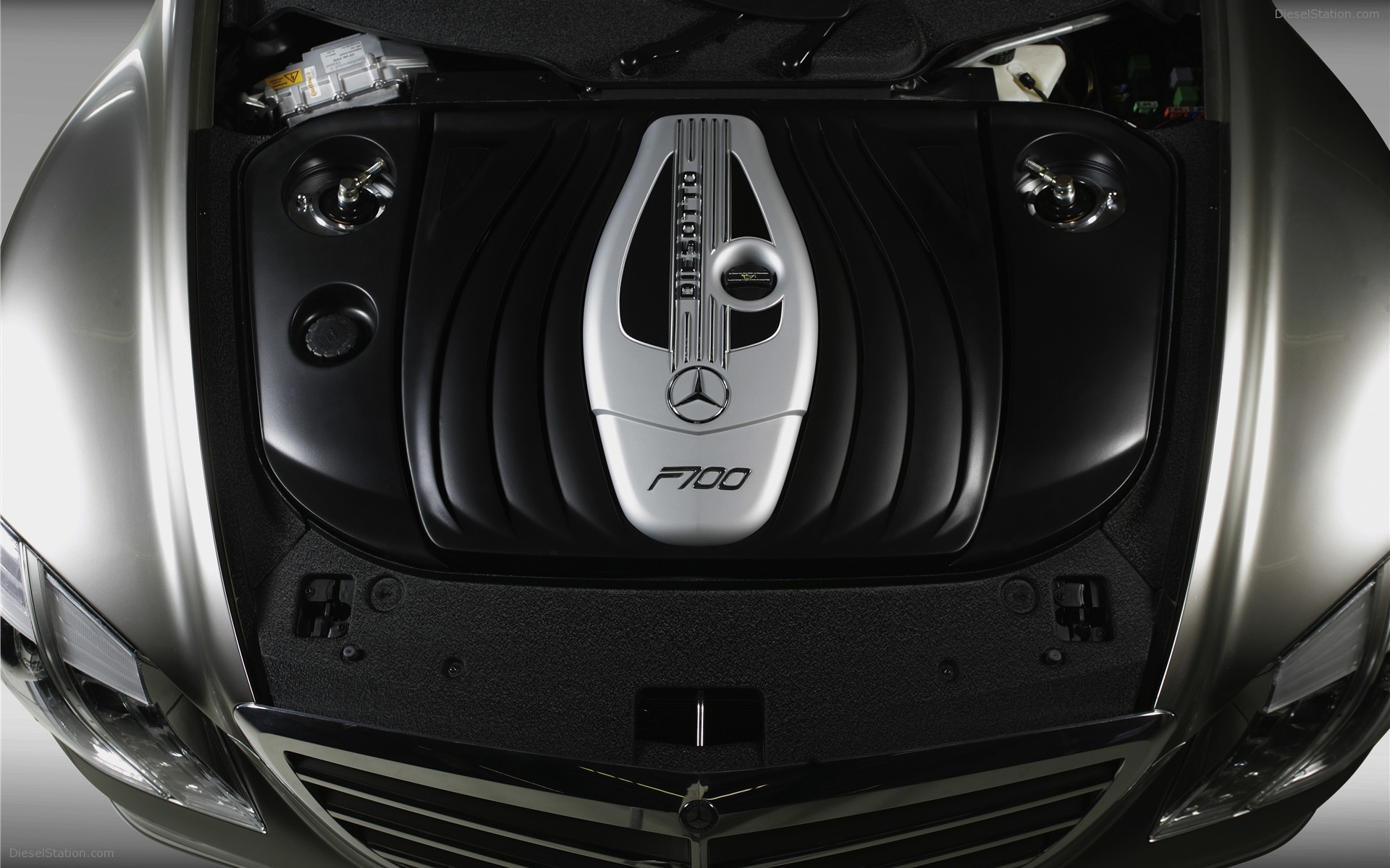 MERCEDES-BENZ F 700 RESEARCH CAR