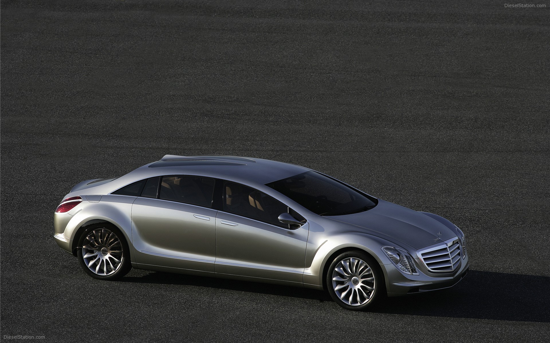 MERCEDES-BENZ F 700 RESEARCH CAR