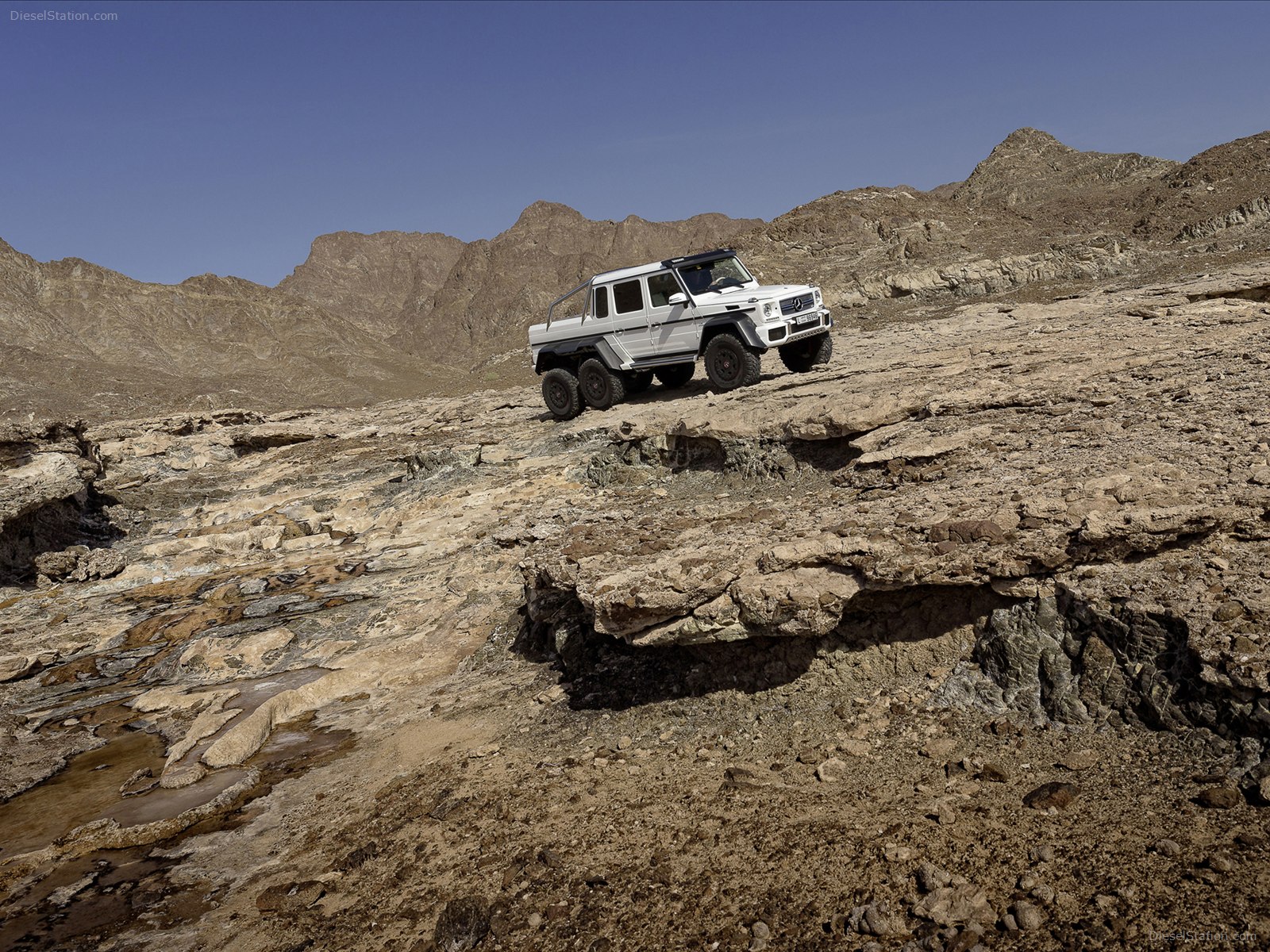 Mercedes-Benz G63 AMG 6X6 Concept 2013