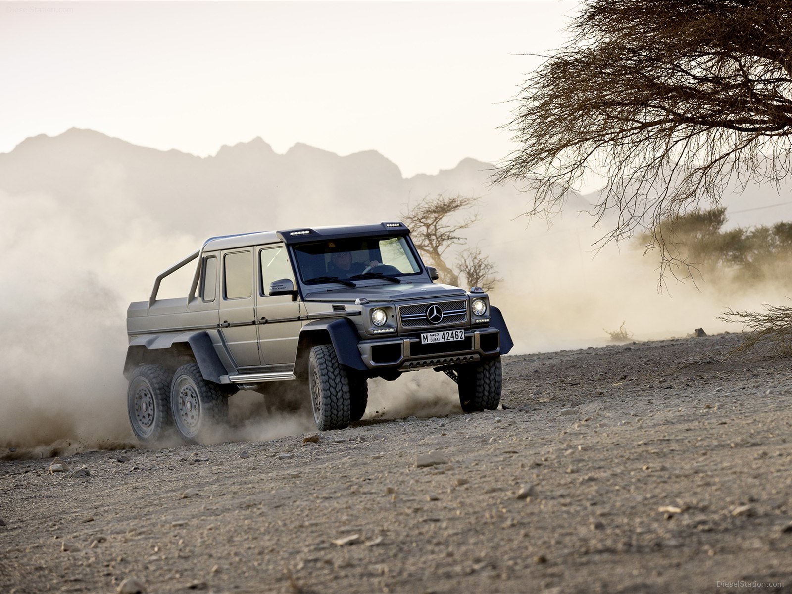 Mercedes-Benz G63 AMG 6X6 Concept 2013 Mercedes-Benz G63 AMG 6X6 Concept 2013