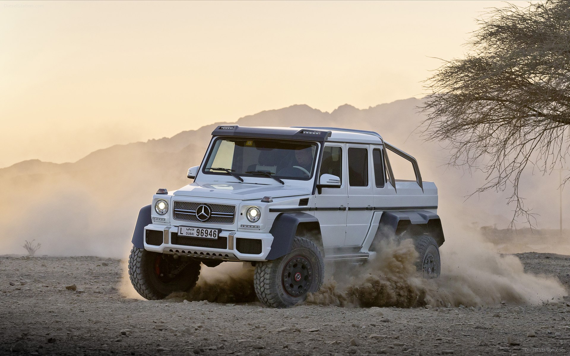 Mercedes-Benz G63 AMG 6X6 Concept 2013