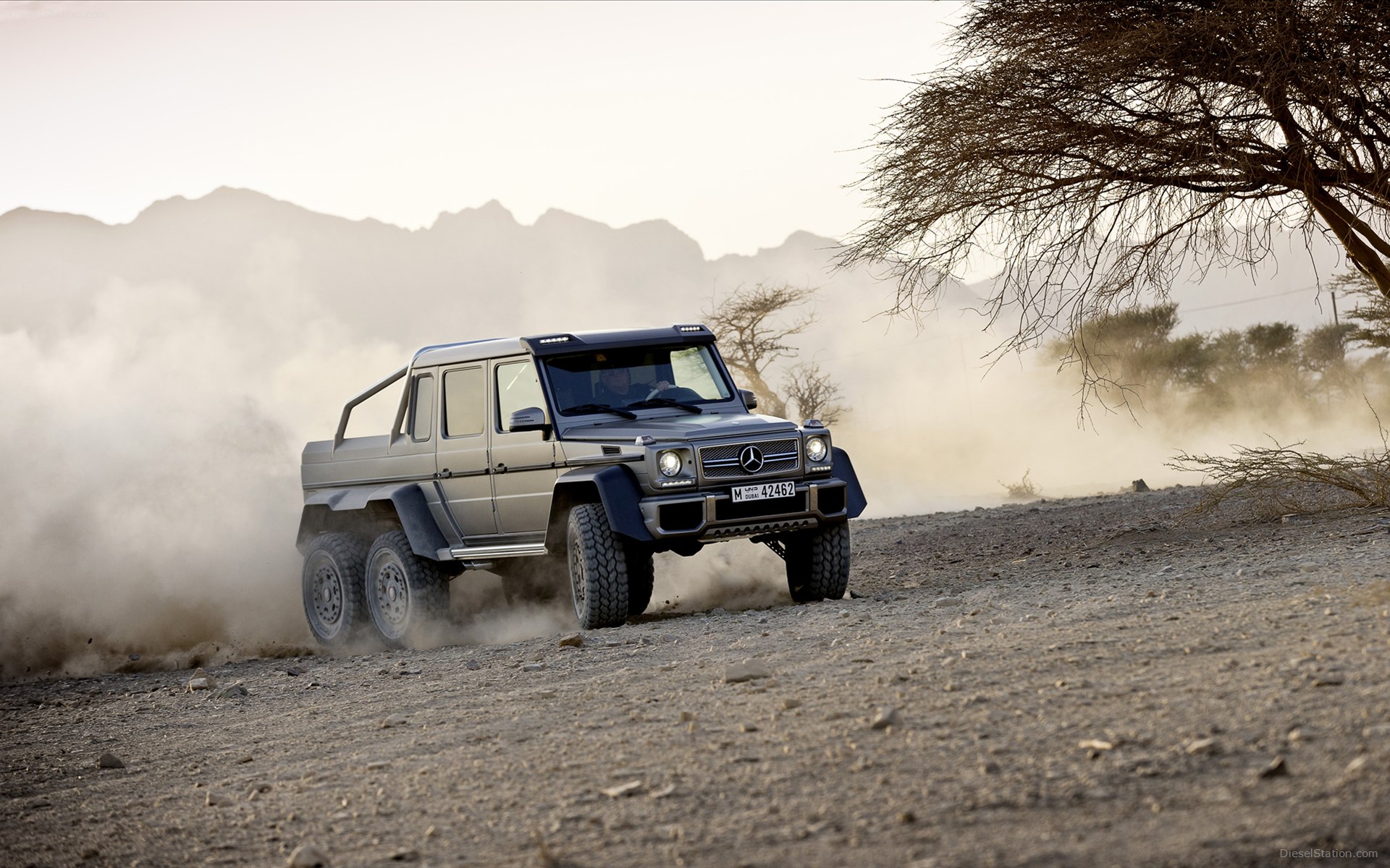 Mercedes-Benz G63 AMG 6X6 Concept 2013
