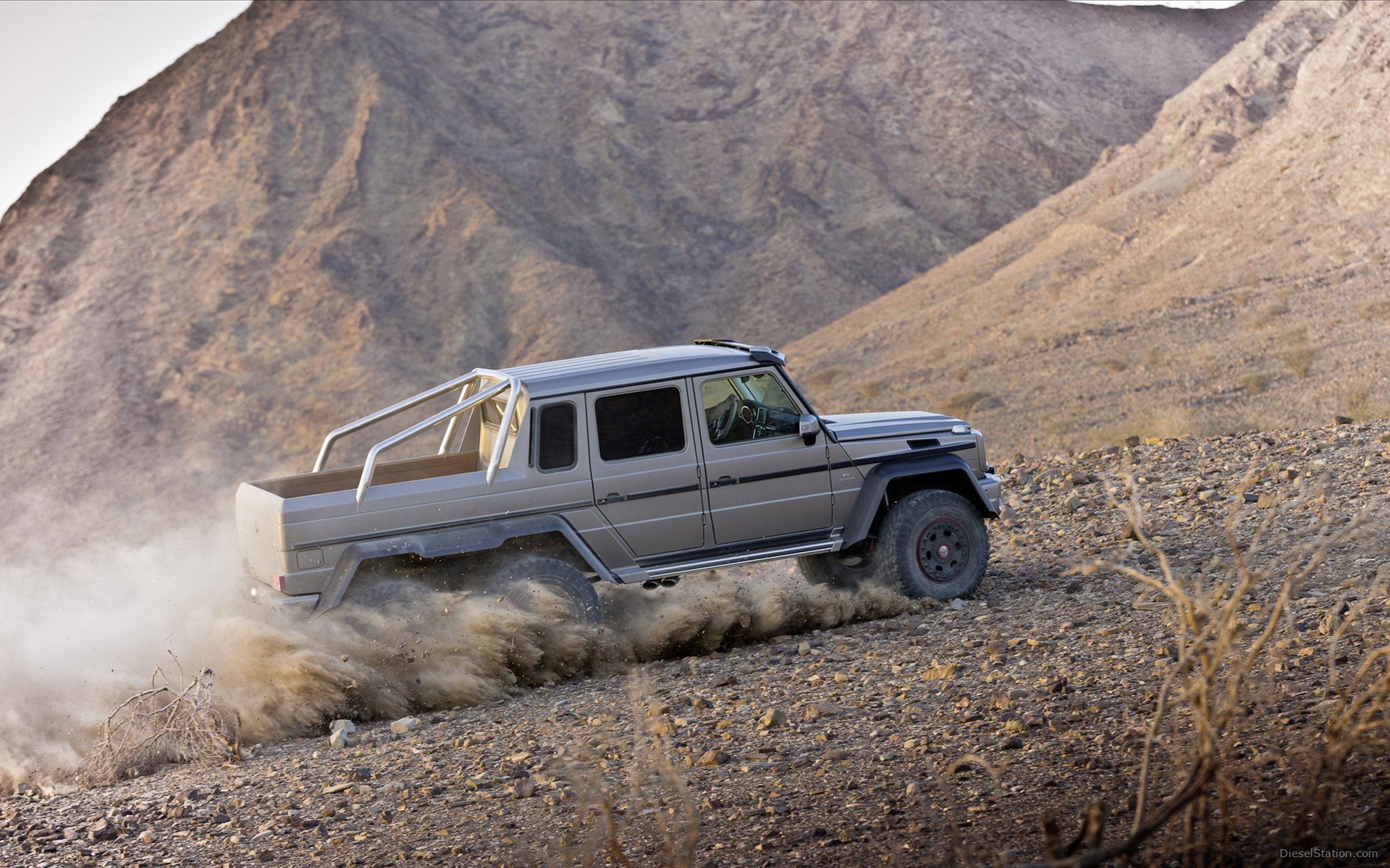 Mercedes-Benz G63 AMG 6X6 Concept 2013