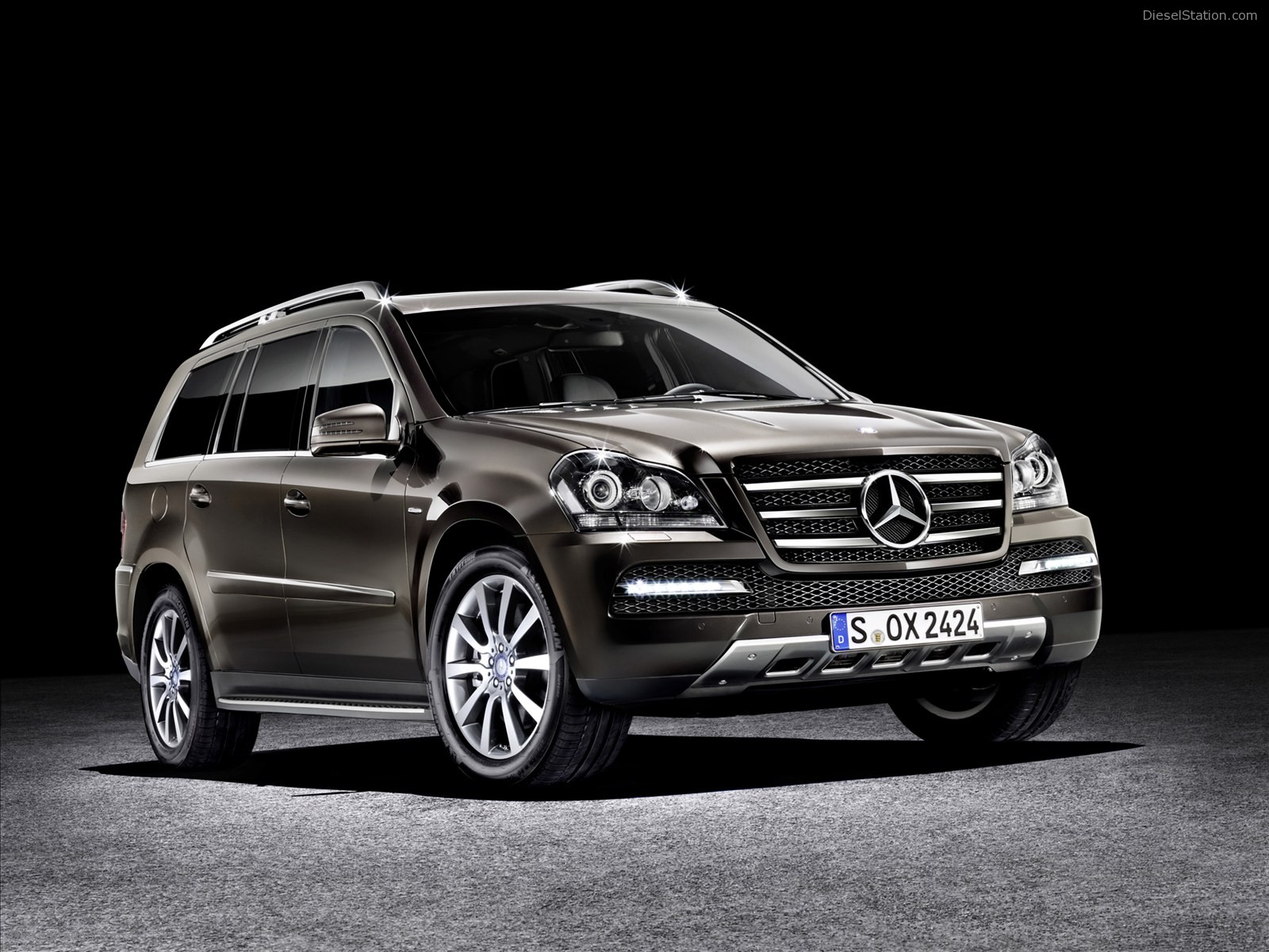 Mercedes Benz GL-Class Grand Edition 2011