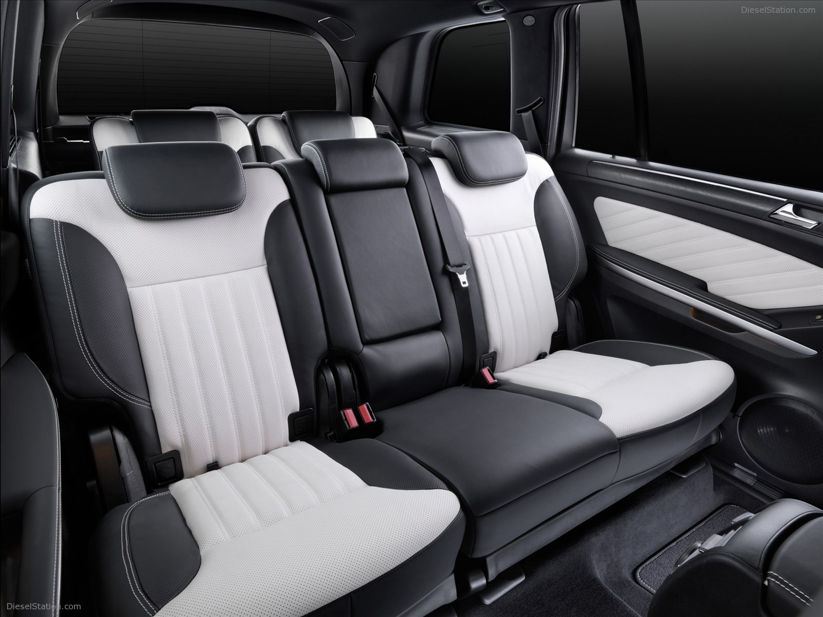 Mercedes Benz GL-Class Grand Edition 2011 Mercedes Benz GL-Class Grand Edition 2011