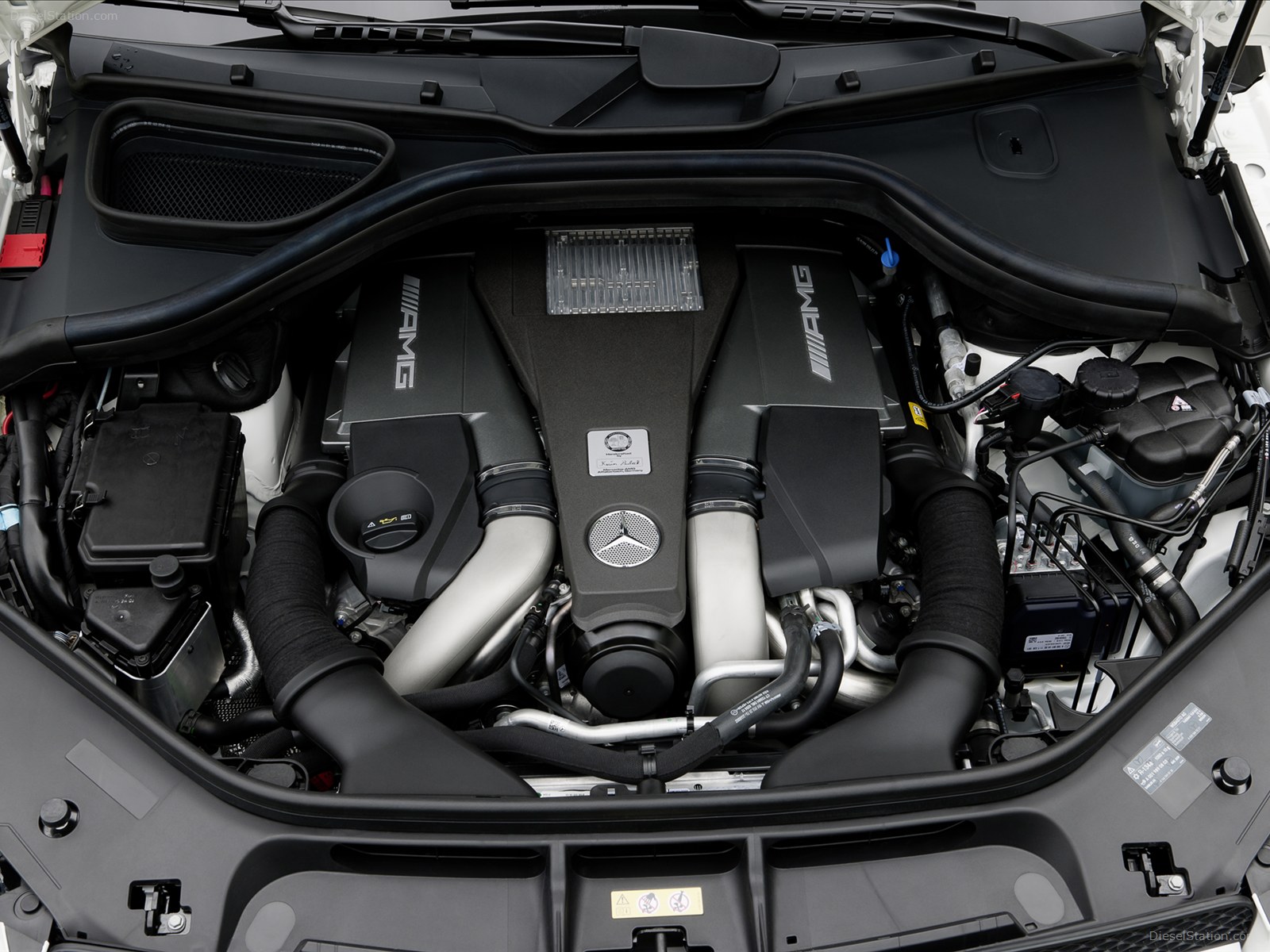 Mercedes Benz GL63 AMG 2013