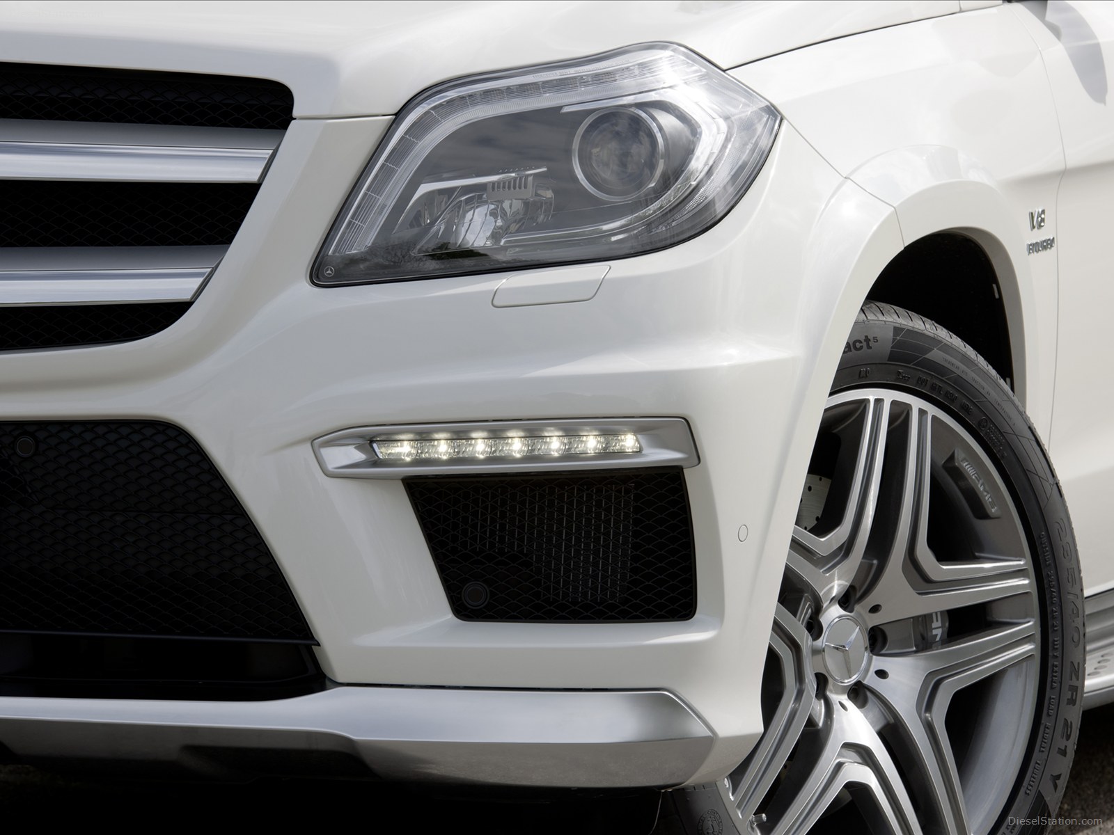 Mercedes Benz GL63 AMG 2013