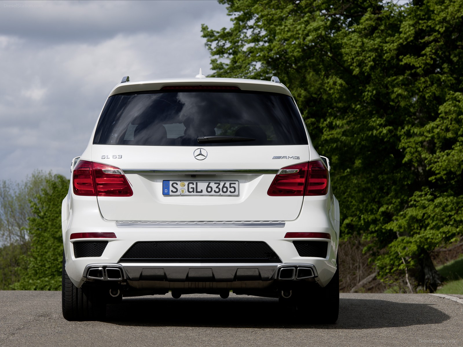 Mercedes Benz GL63 AMG 2013