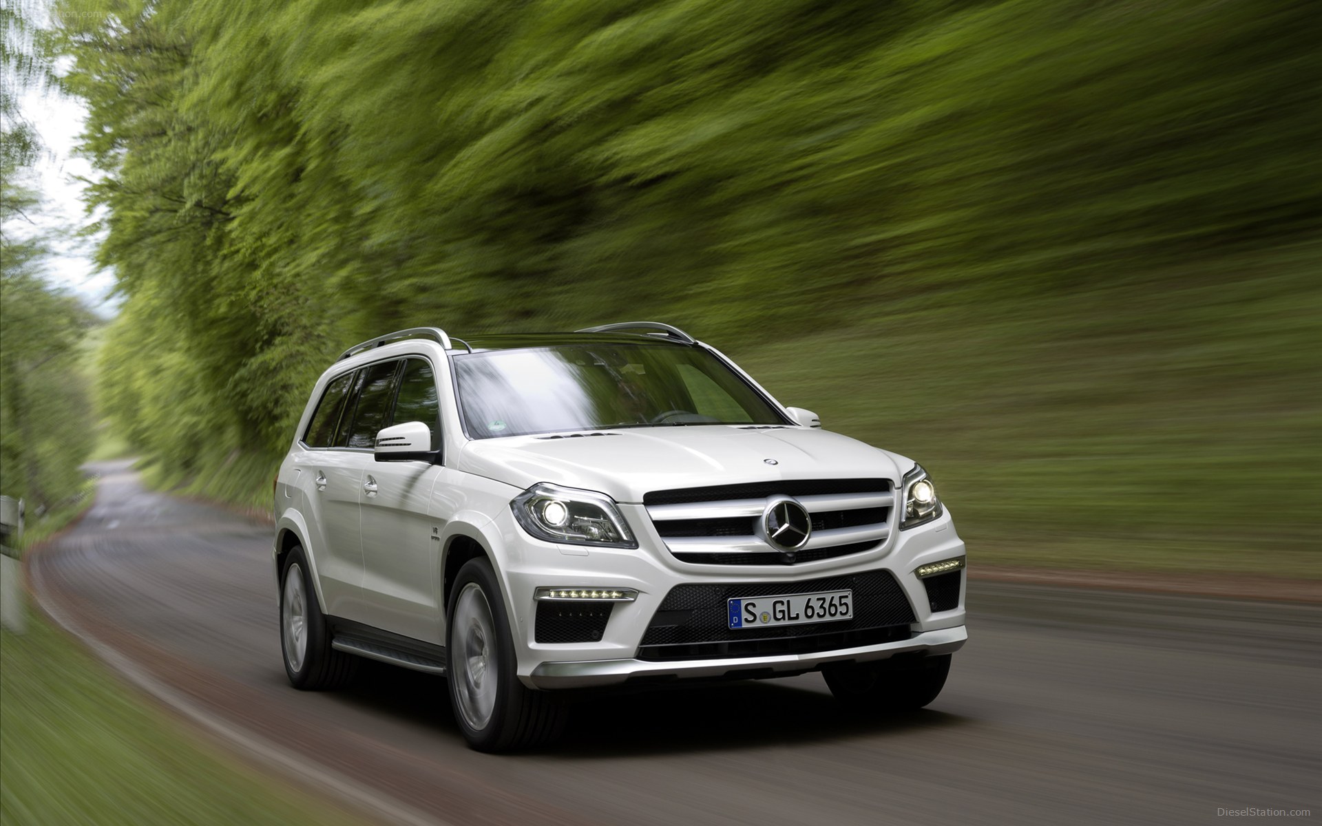Mercedes Benz GL63 AMG 2013