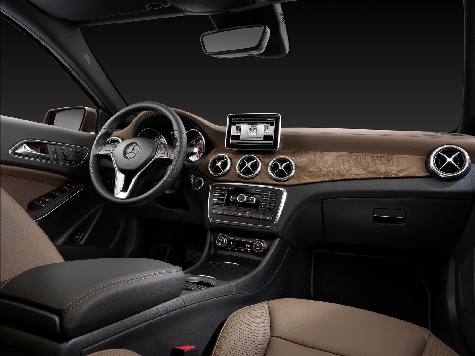 Mercedes-Benz GLA-Class 2015