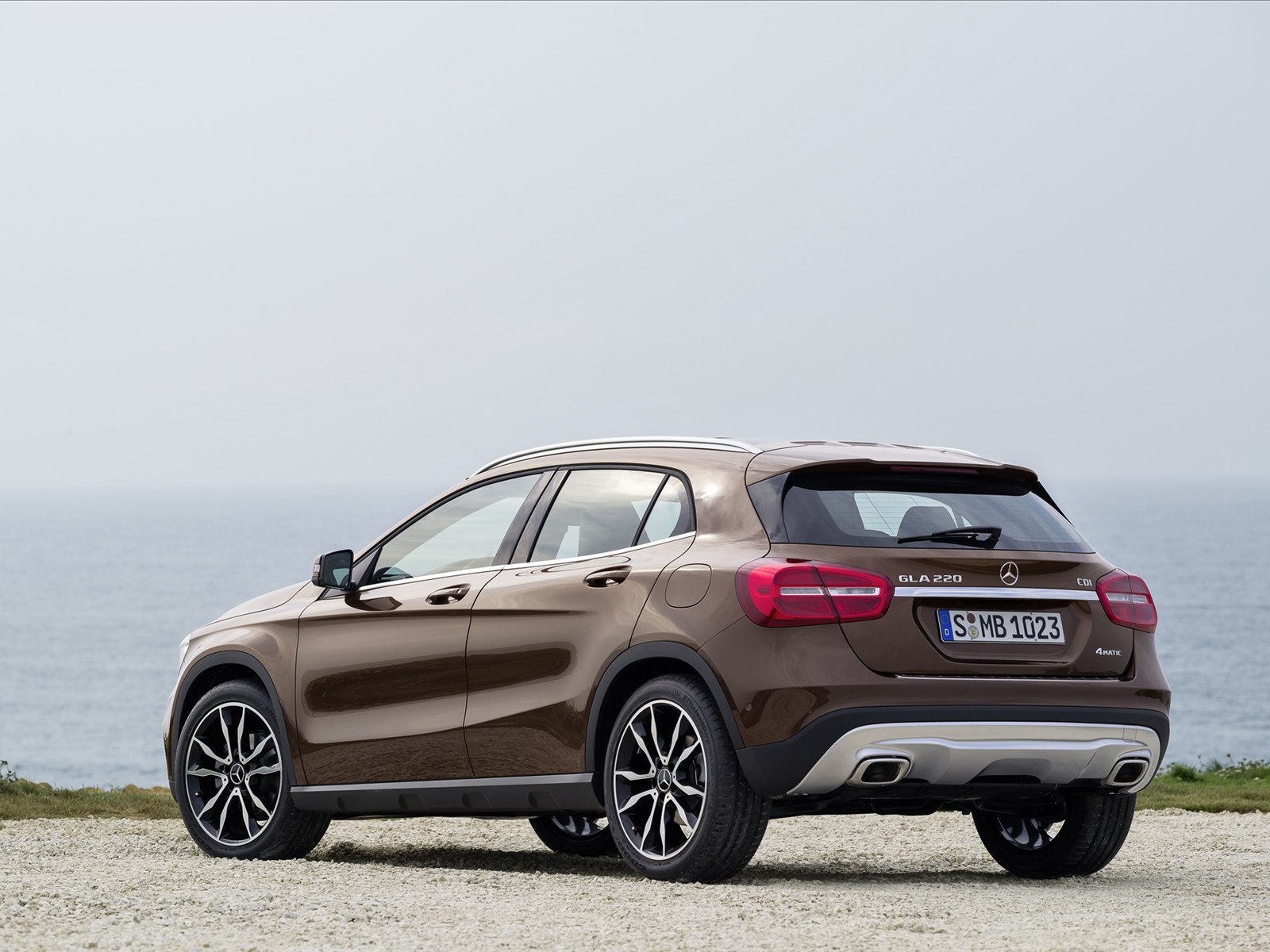 Mercedes-Benz GLA-Class 2015