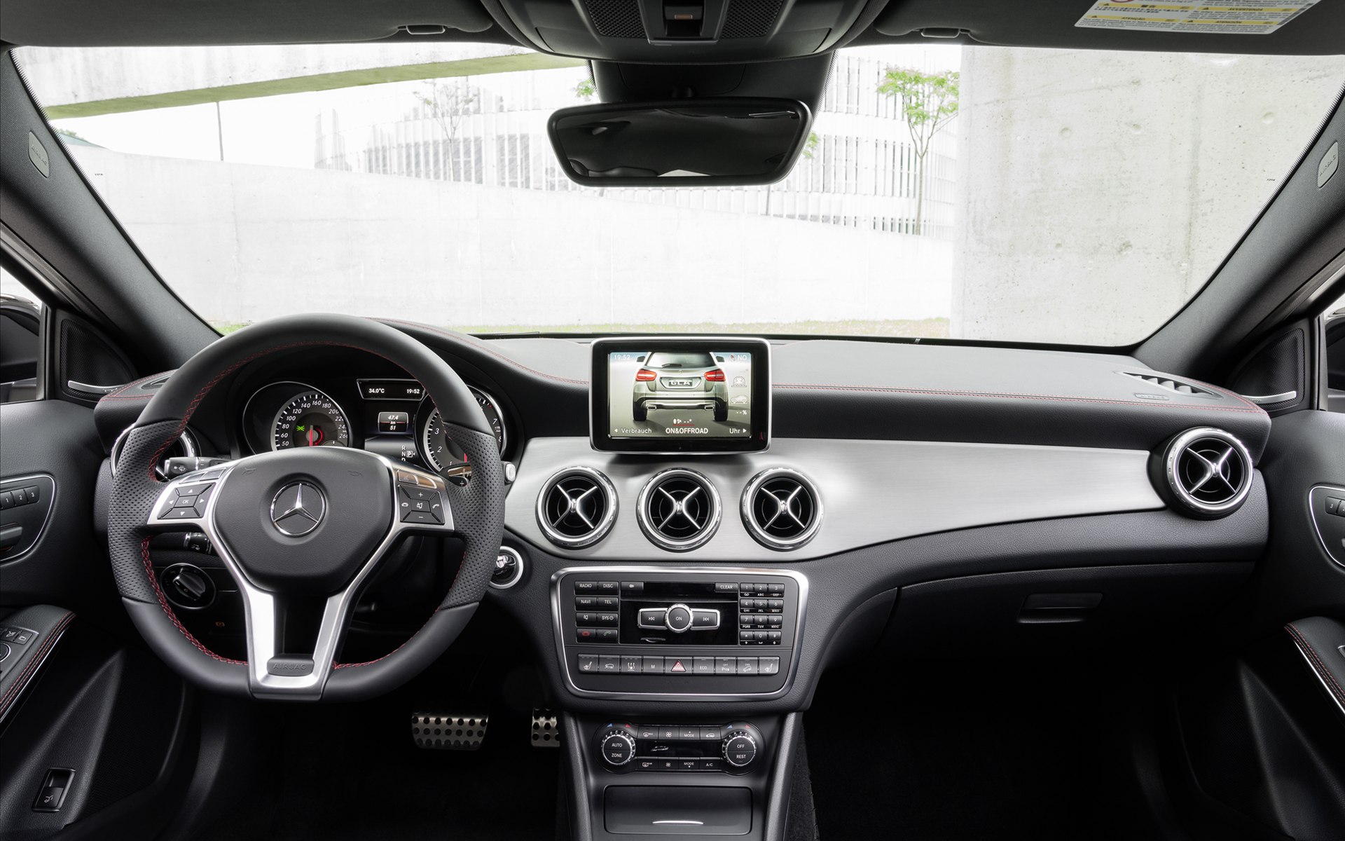 Mercedes-Benz GLA-Class 2015