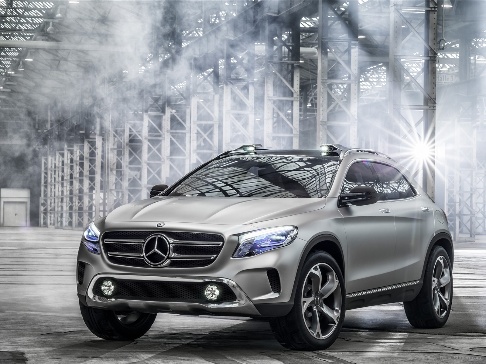 Mercedes-Benz GLA Concept 2013