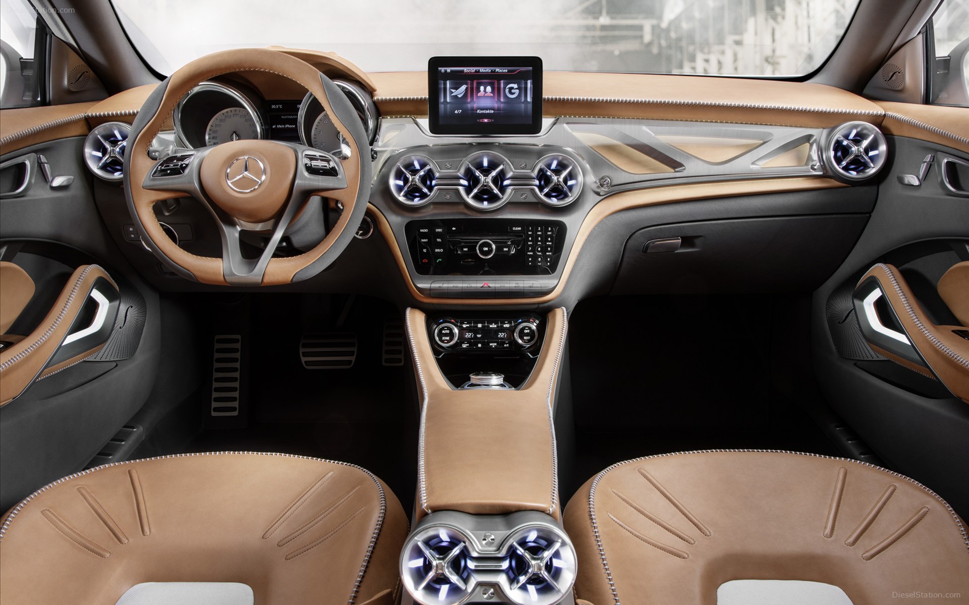 Mercedes-Benz GLA Concept 2013