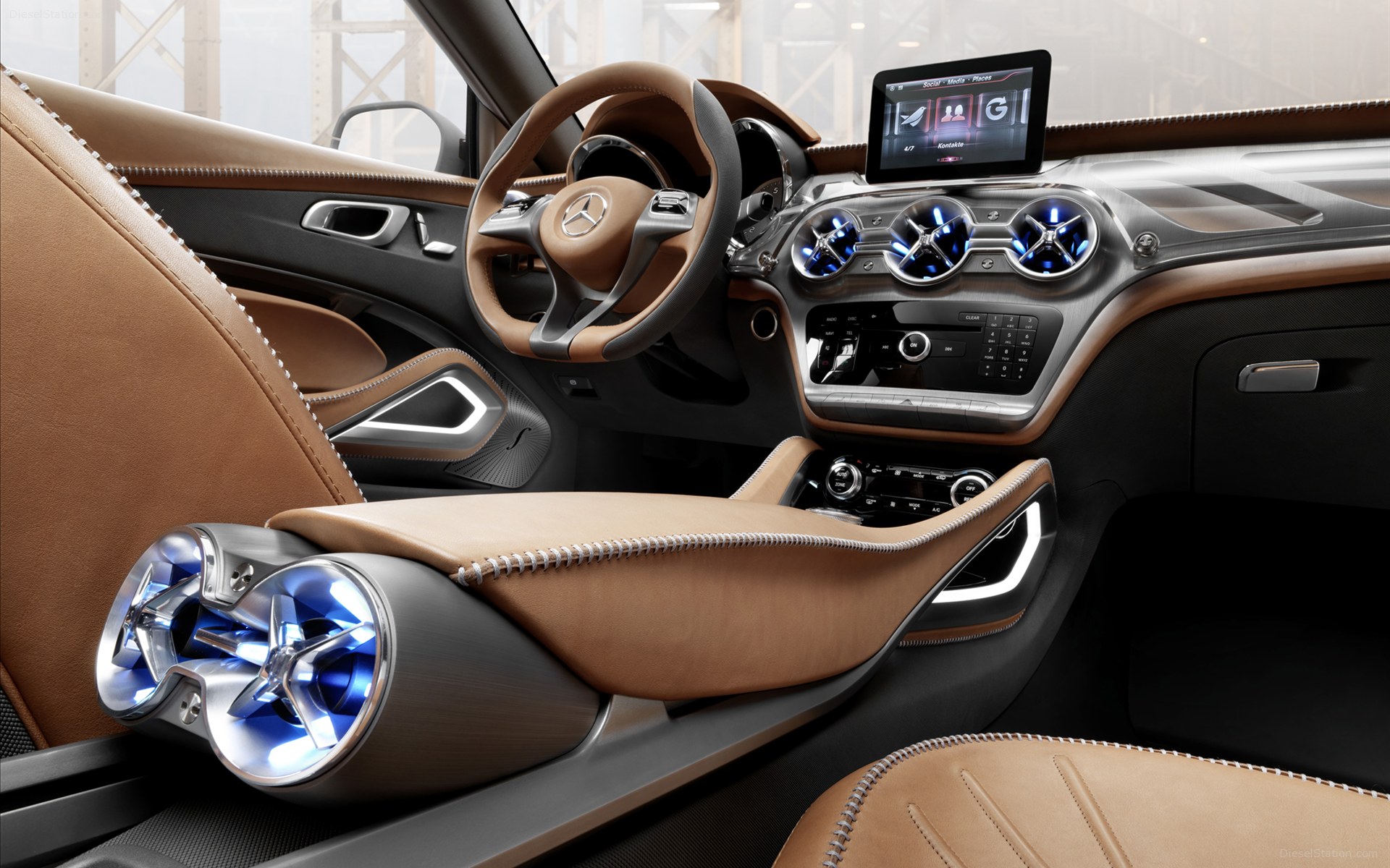 Mercedes-Benz GLA Concept 2013