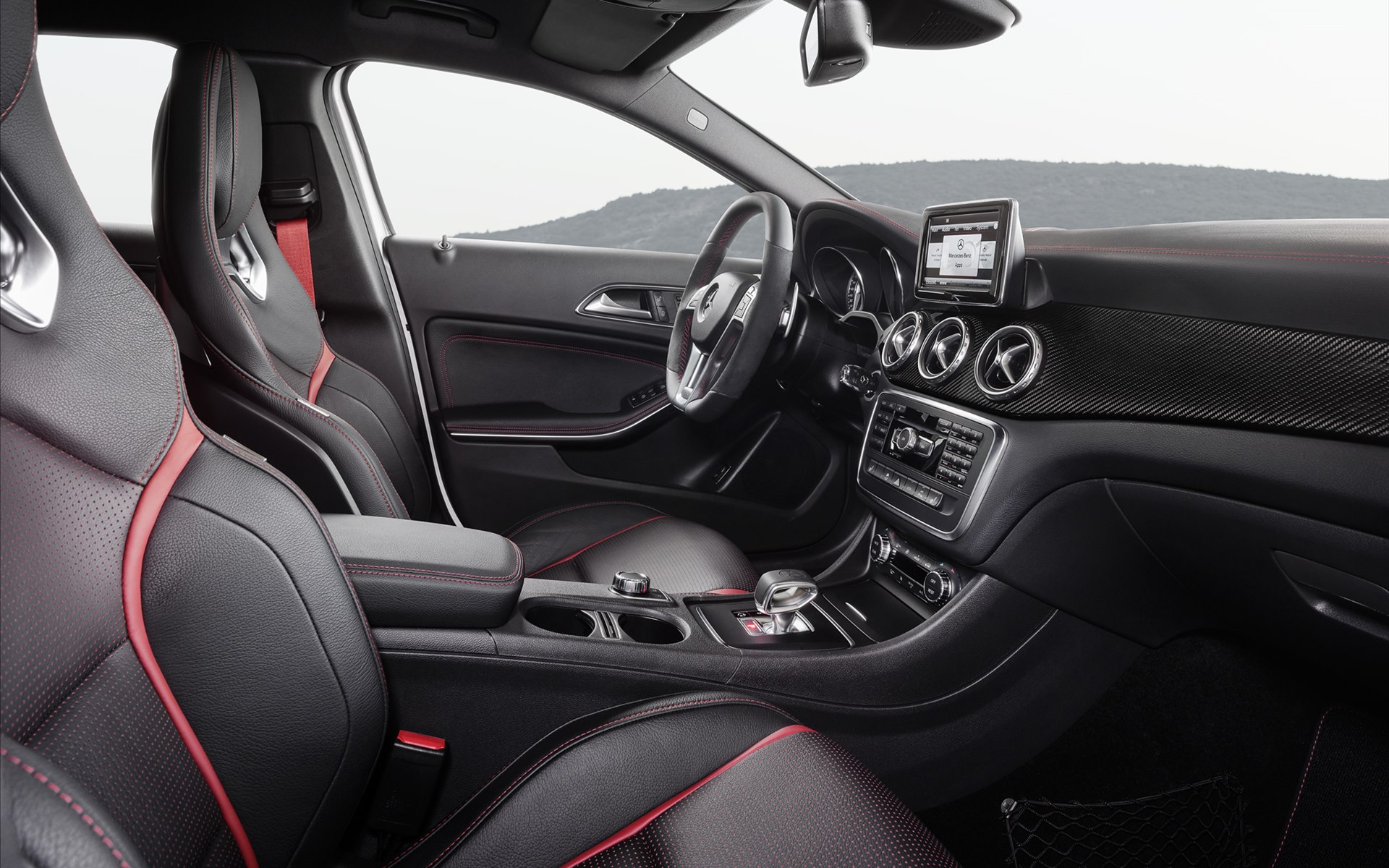 Mercedes-Benz GLA 45 AMG 2014
