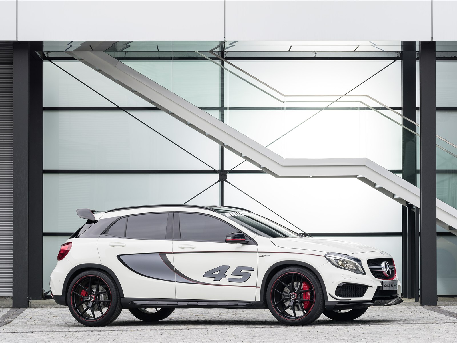 Mercedes-Benz GLA45 AMG Concept 2013