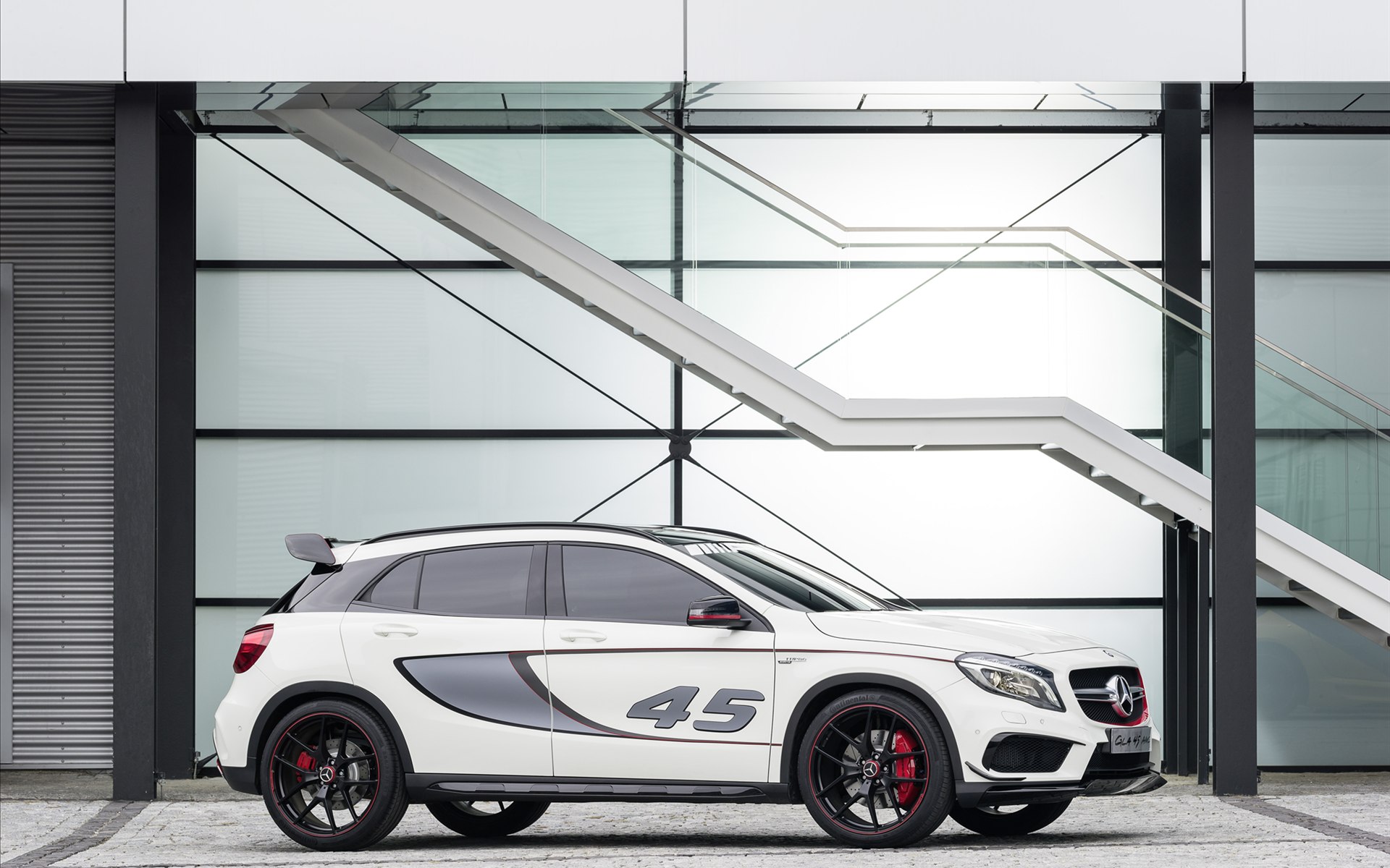 Mercedes-Benz GLA45 AMG Concept 2013