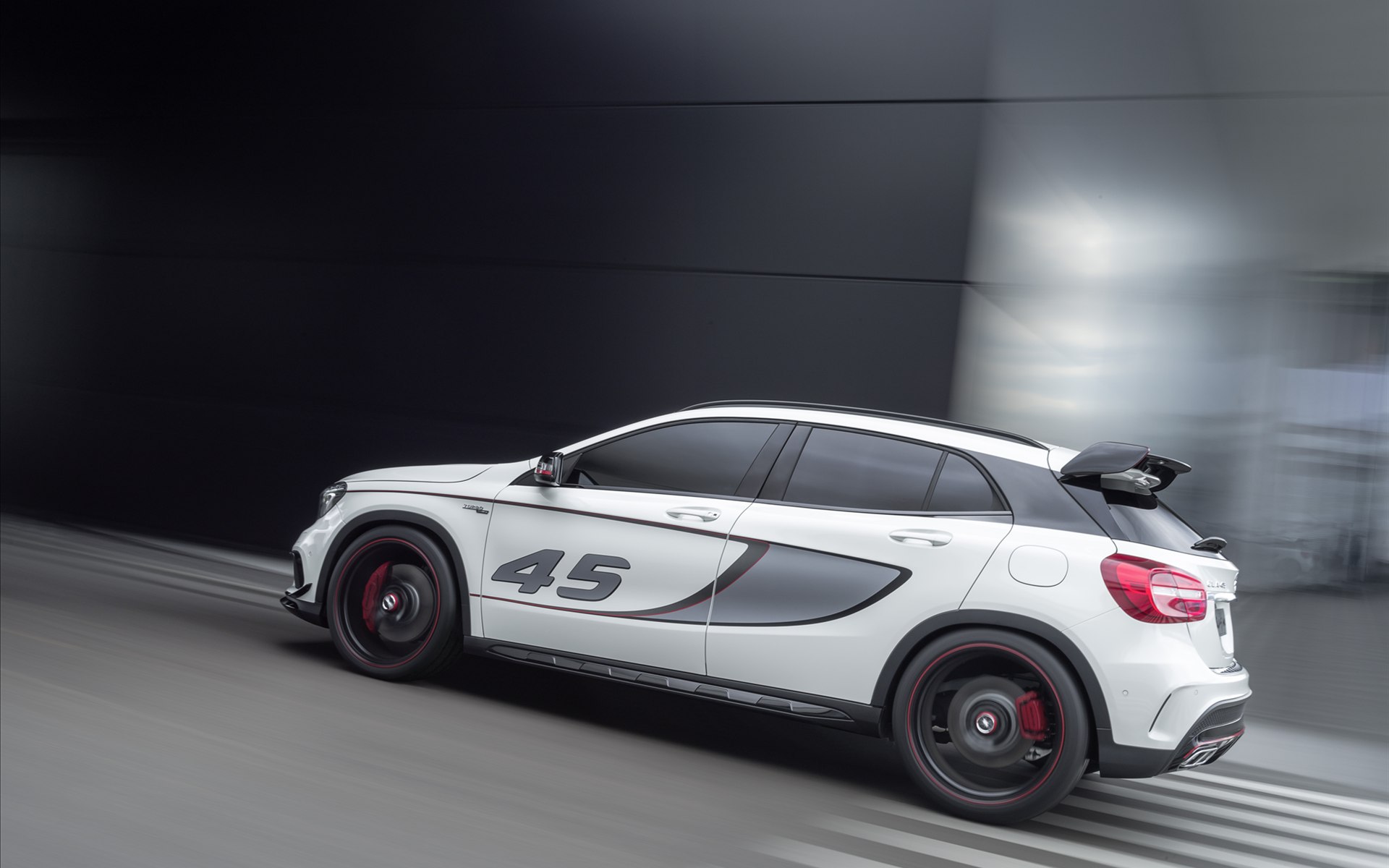 Mercedes-Benz GLA45 AMG Concept 2013