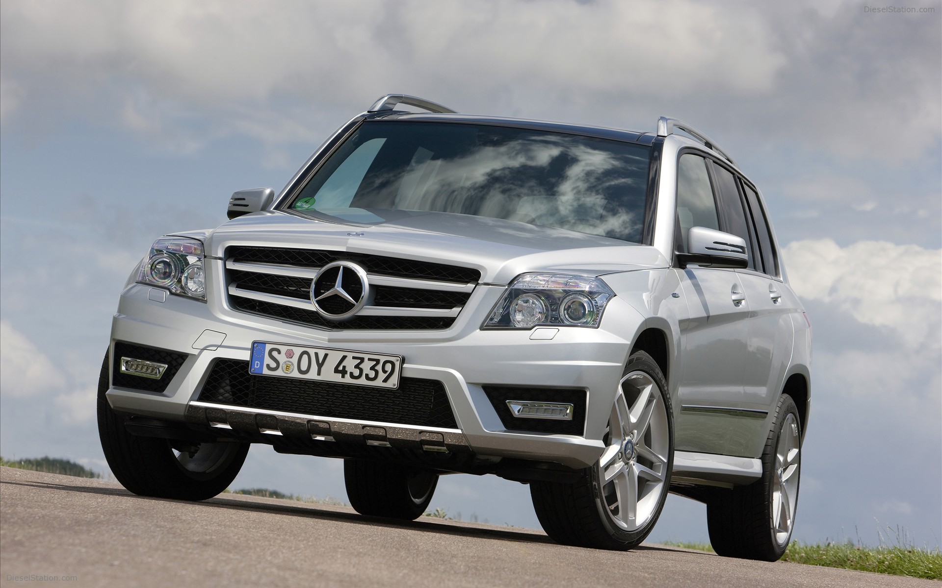 Mercedes-Benz GLK 220 CDI And GLK 250 CDI 4MATIC BlueEFFICIENCY