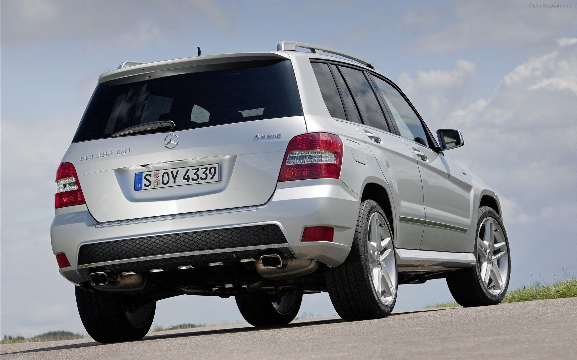 Mercedes-Benz GLK 220 CDI And GLK 250 CDI 4MATIC BlueEFFICIENCY