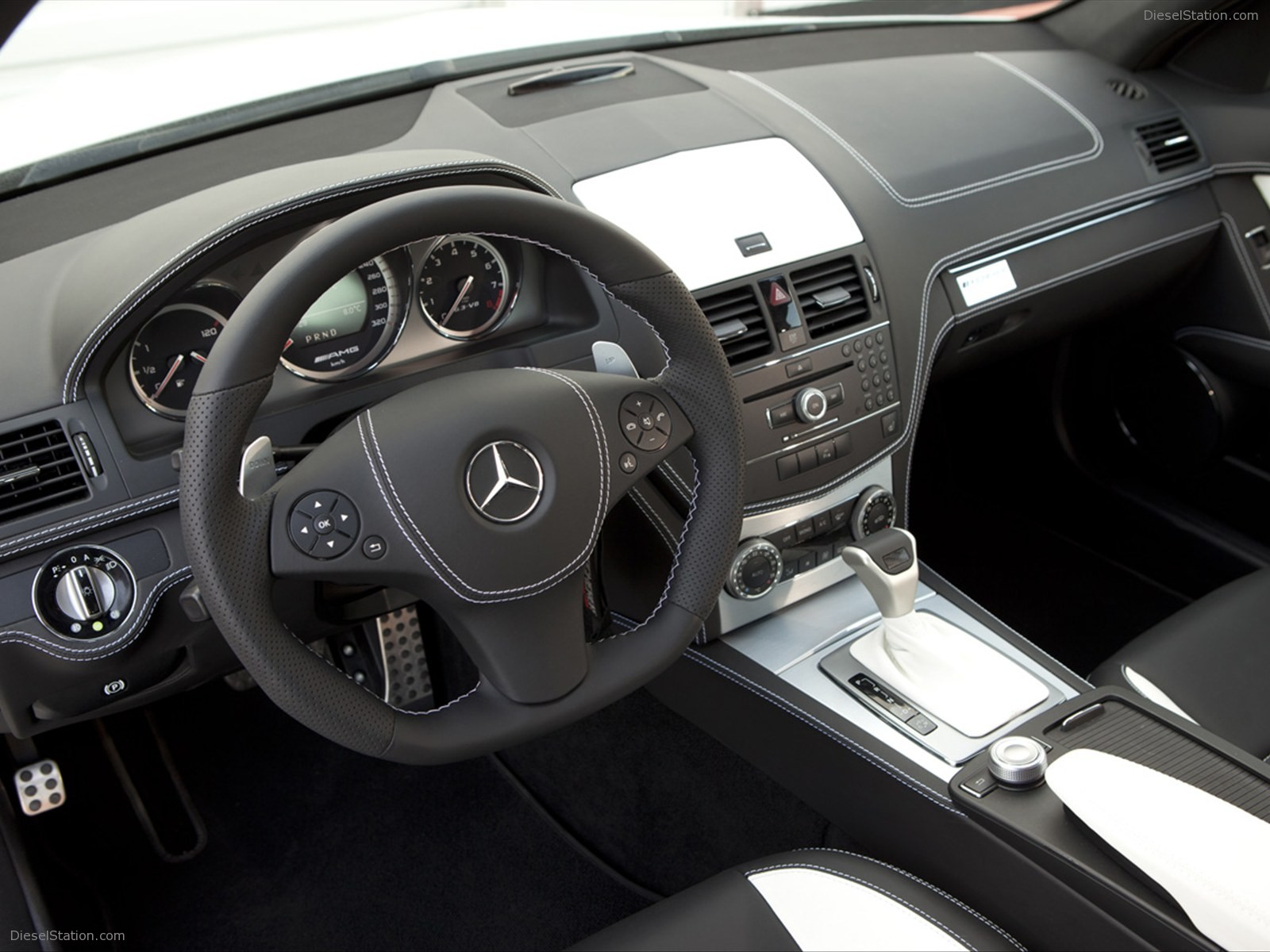 Kicherer Mercedes-Benz C63 White Edition 2011 Kicherer Mercedes-Benz C63 White Edition 2011