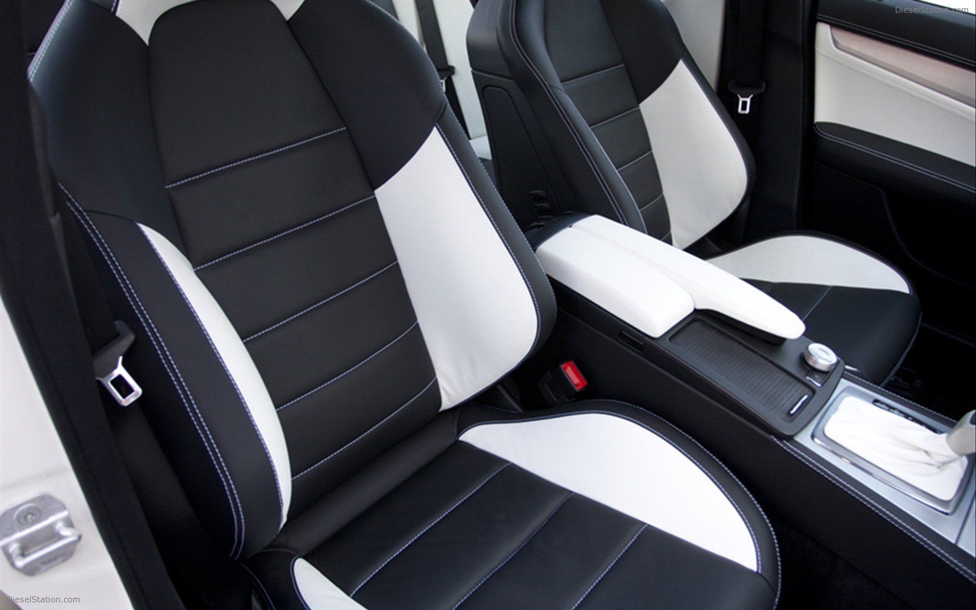 Kicherer Mercedes-Benz C63 White Edition 2011 Kicherer Mercedes-Benz C63 White Edition 2011