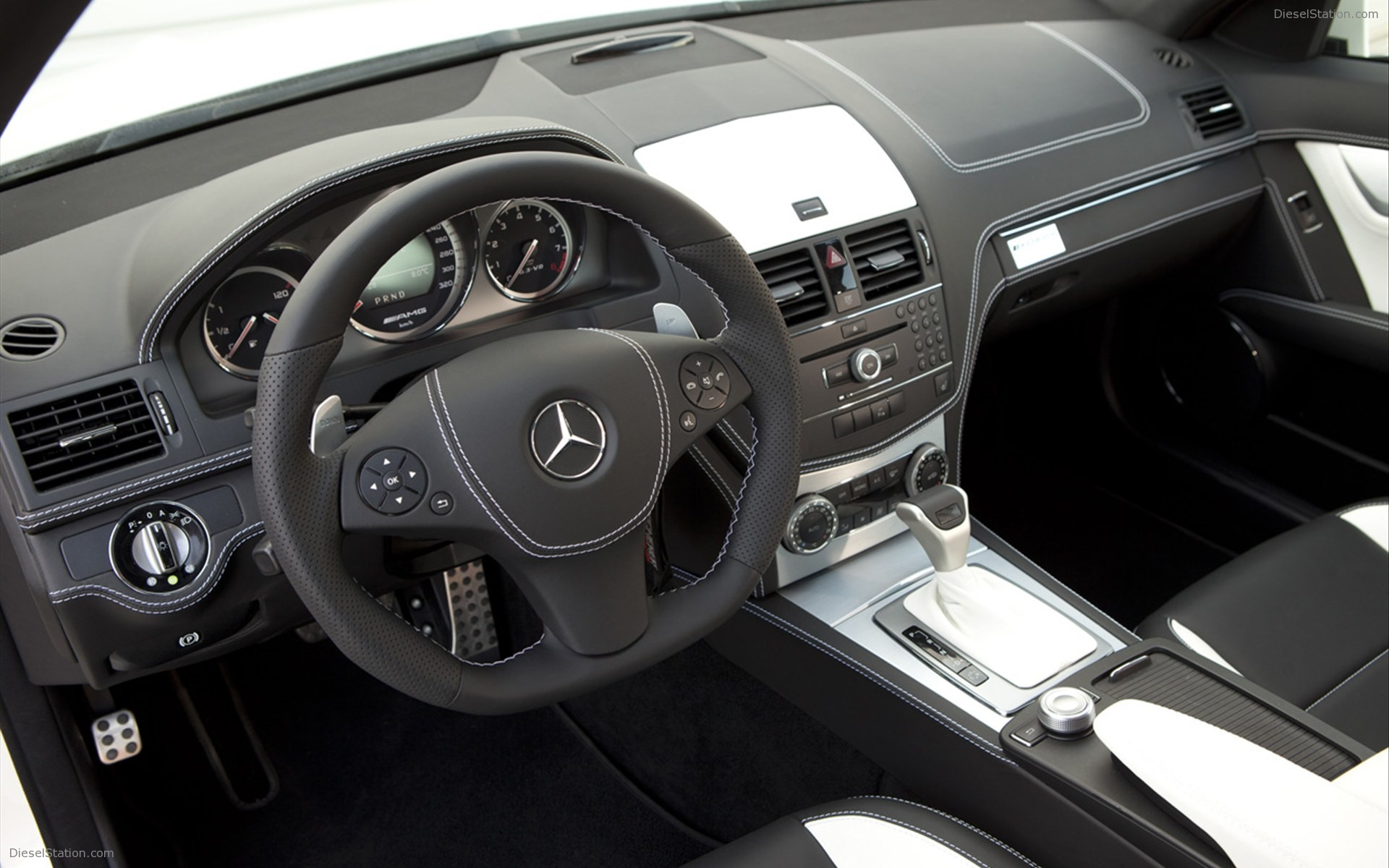 Kicherer Mercedes-Benz C63 White Edition 2011 Kicherer Mercedes-Benz C63 White Edition 2011