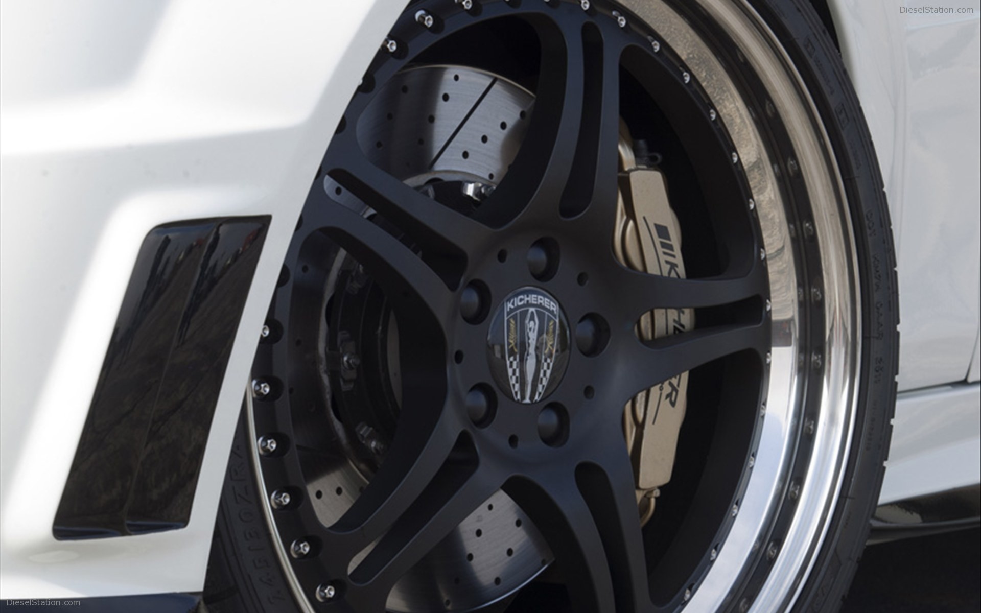 Kicherer Mercedes-Benz C63 White Edition 2011 Kicherer Mercedes-Benz C63 White Edition 2011