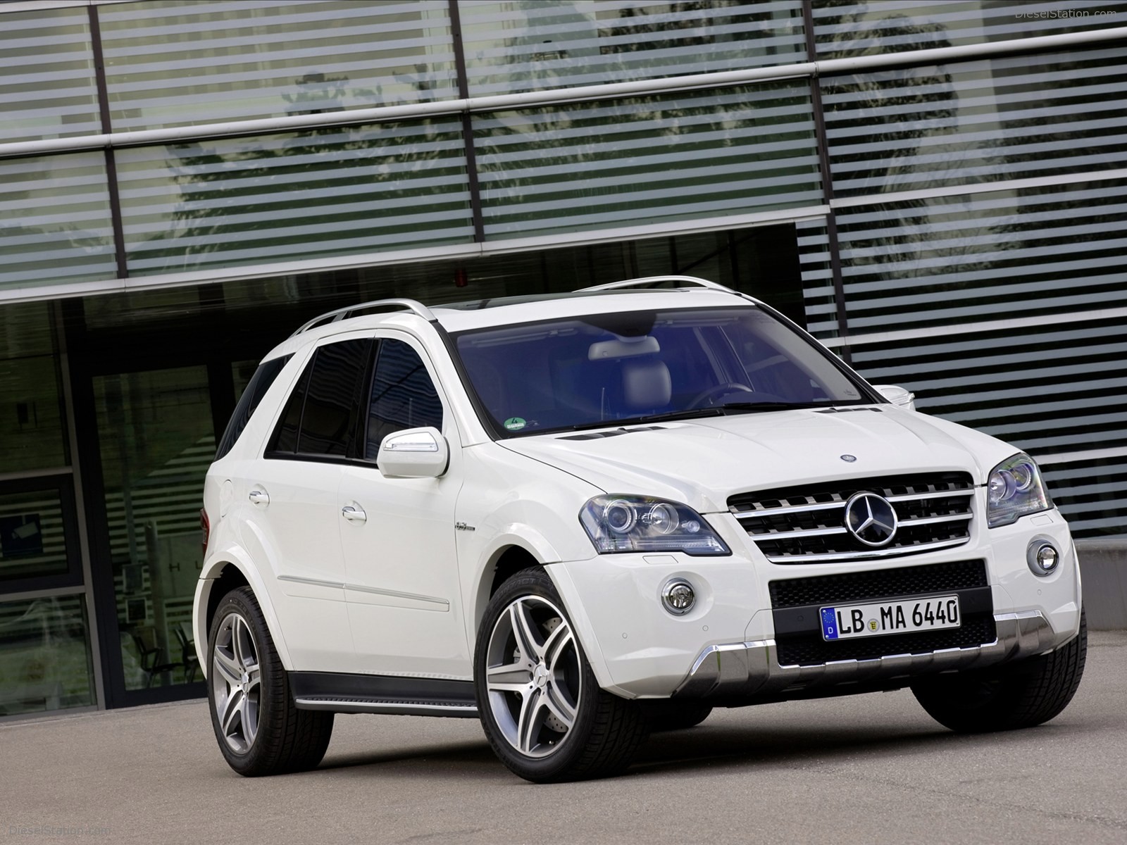 Mercedes Benz ML 63 AMG 2011