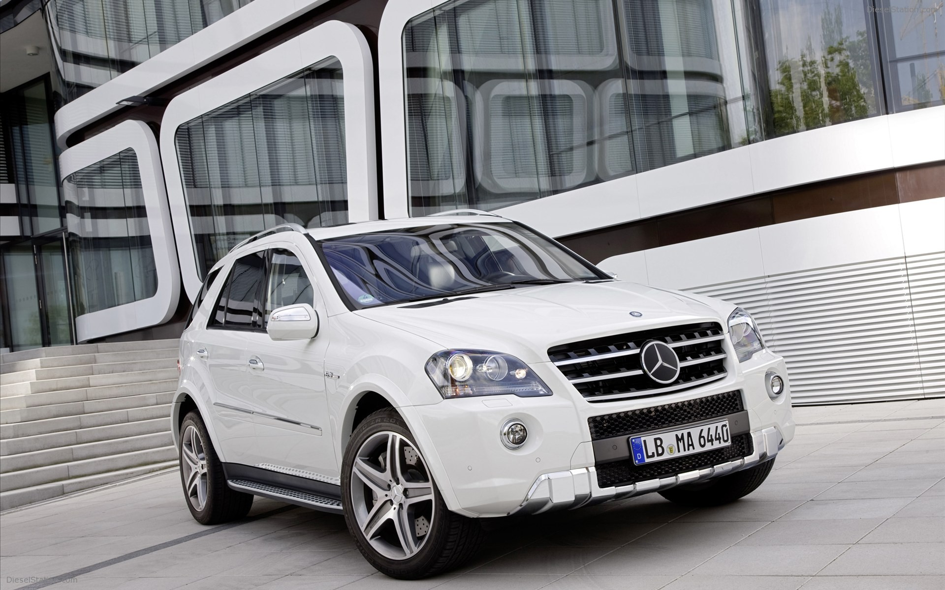 Mercedes Benz ML 63 AMG 2011