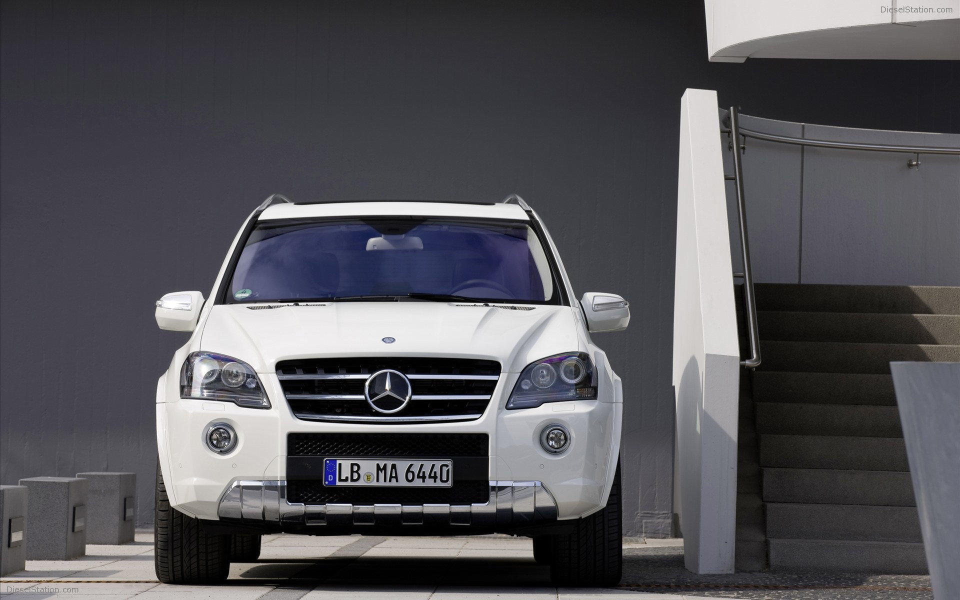 Mercedes Benz ML 63 AMG 2011