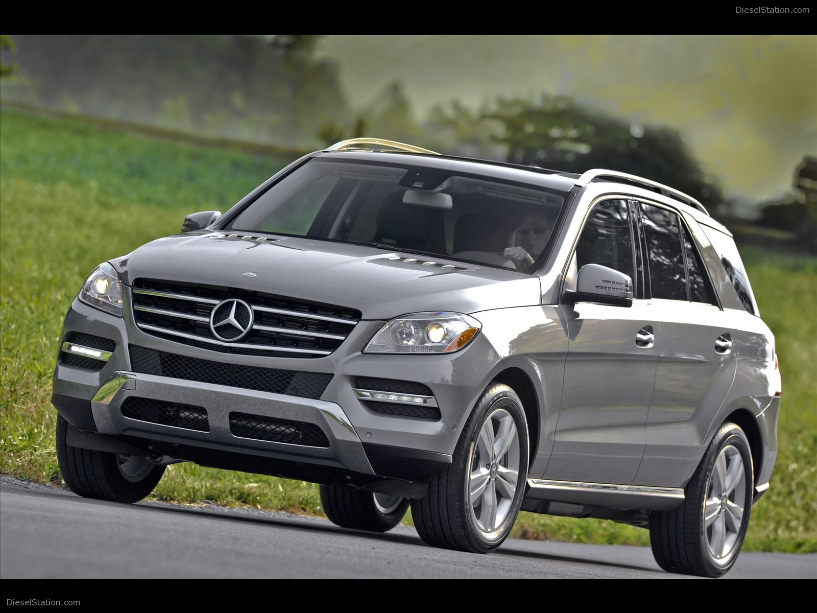 Mercedes Benz ML350 4MATIC 2012