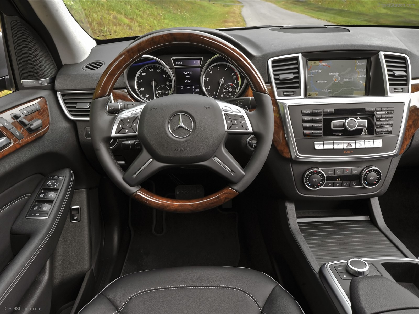 Mercedes Benz ML350 4MATIC 2012