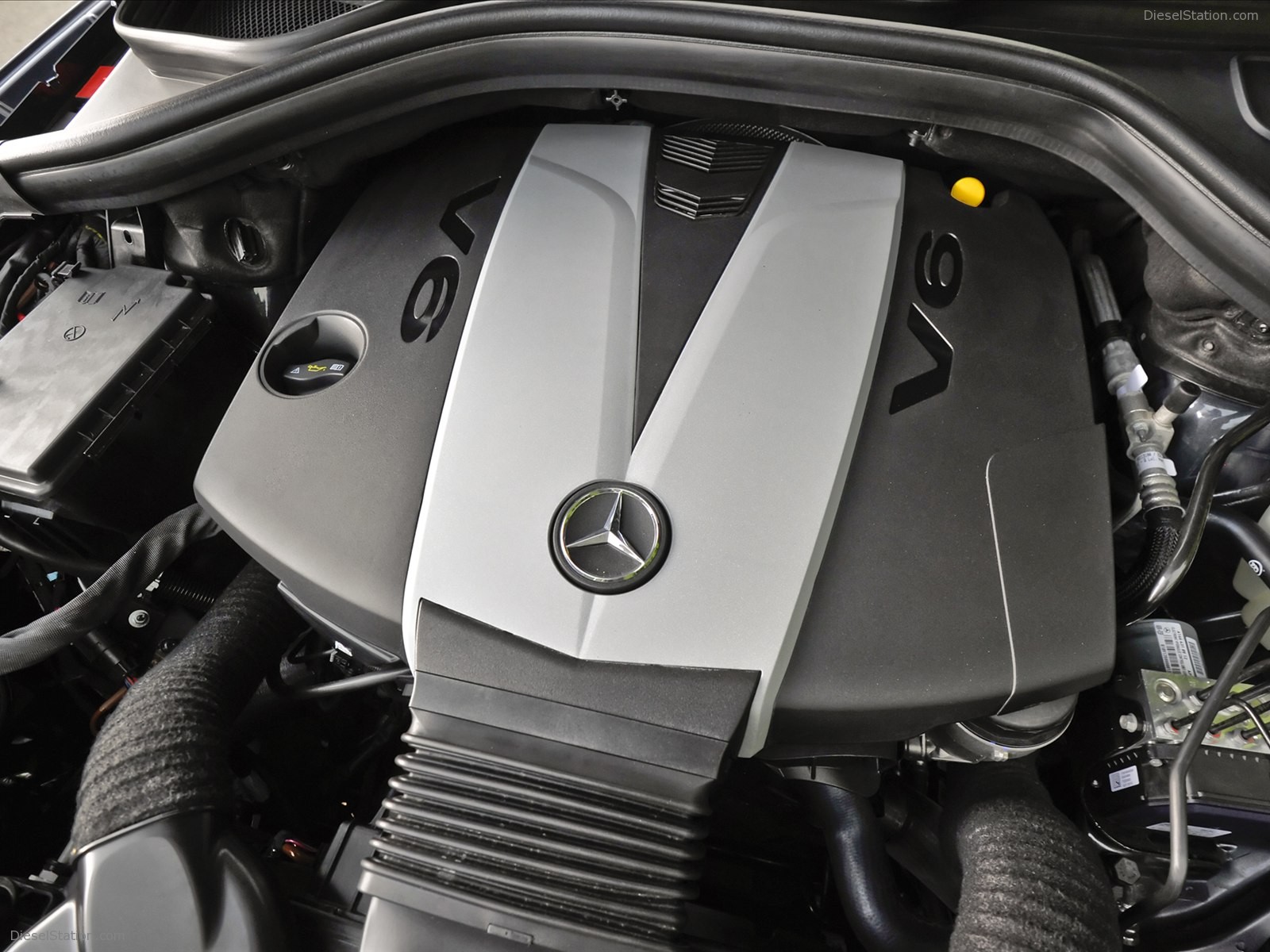 Mercedes Benz ML350 4MATIC 2012