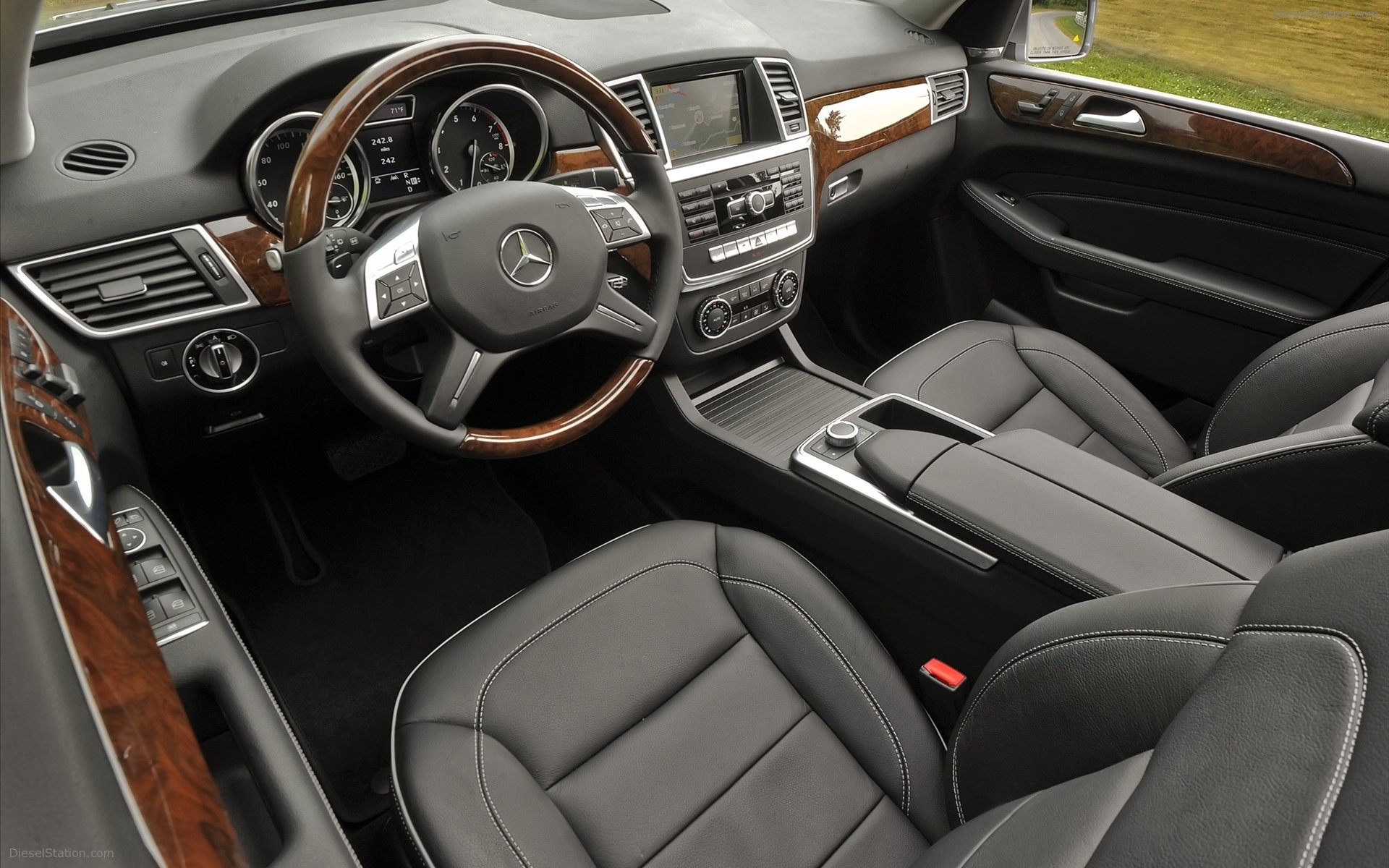Mercedes Benz ML350 4MATIC 2012