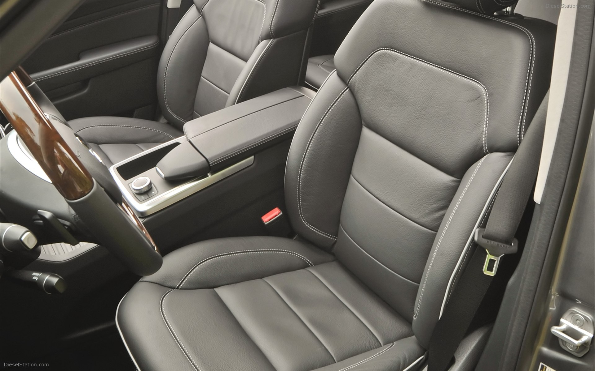 Mercedes Benz ML350 4MATIC 2012