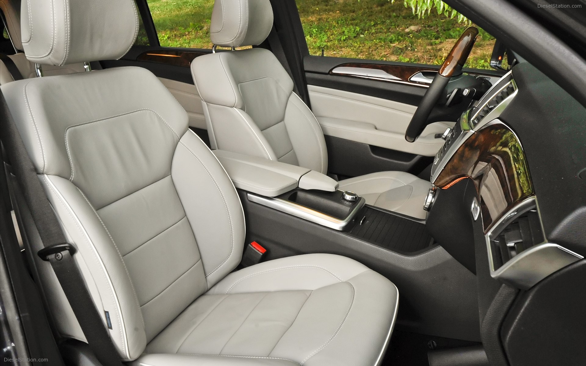 Mercedes Benz ML350 4MATIC 2012