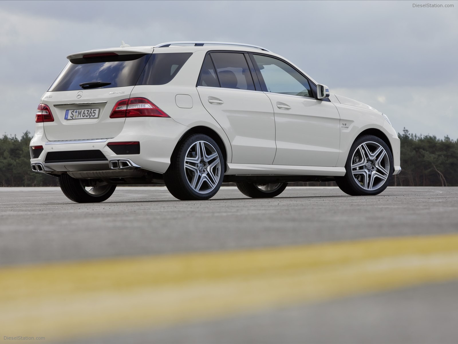 Mercedes Benz ML63 AMG 2012