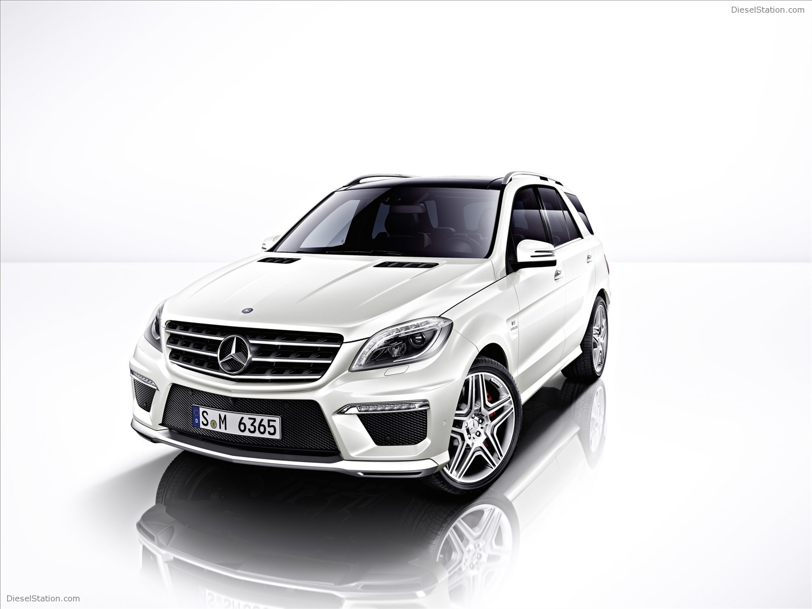 Mercedes Benz ML63 AMG 2012