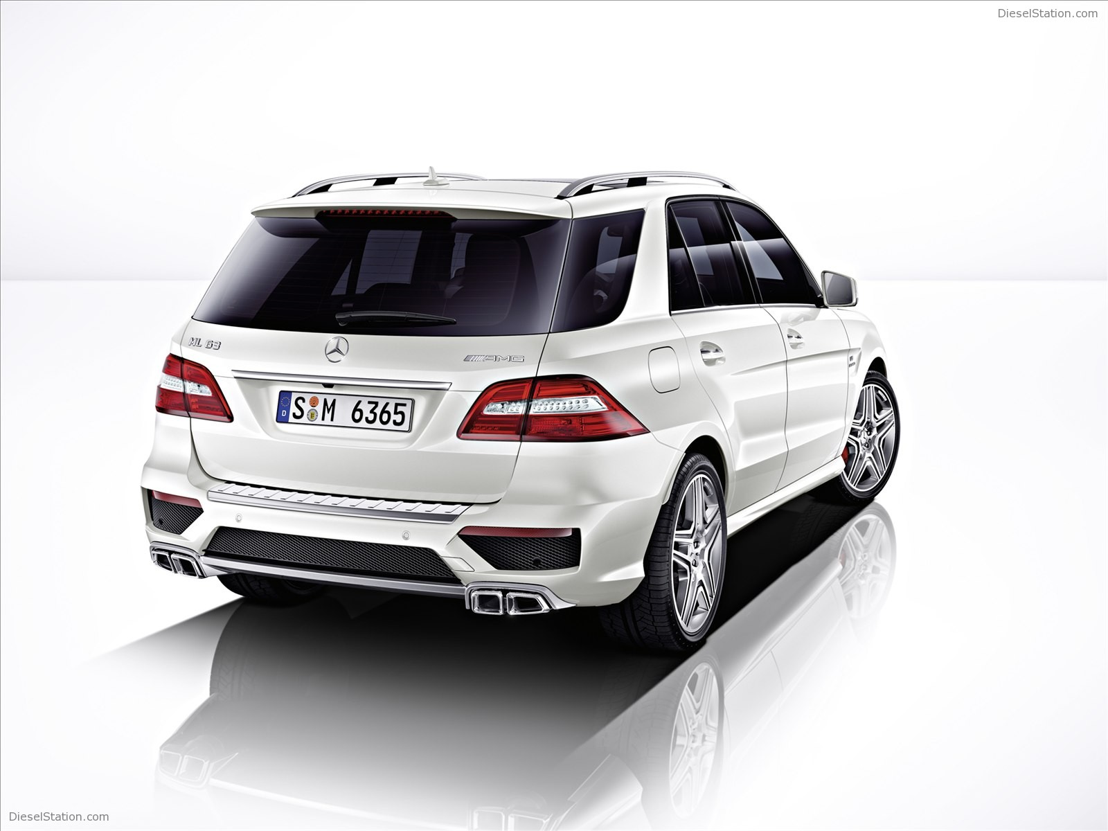 Mercedes Benz ML63 AMG 2012