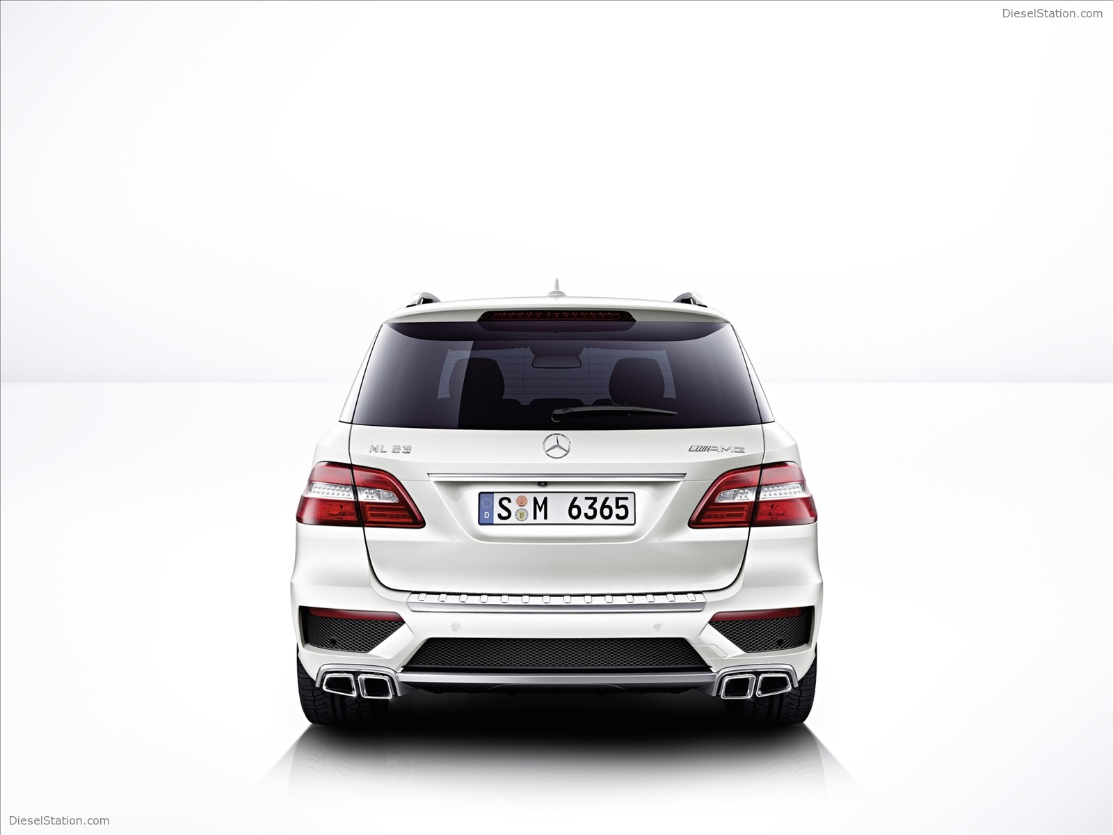 Mercedes Benz ML63 AMG 2012