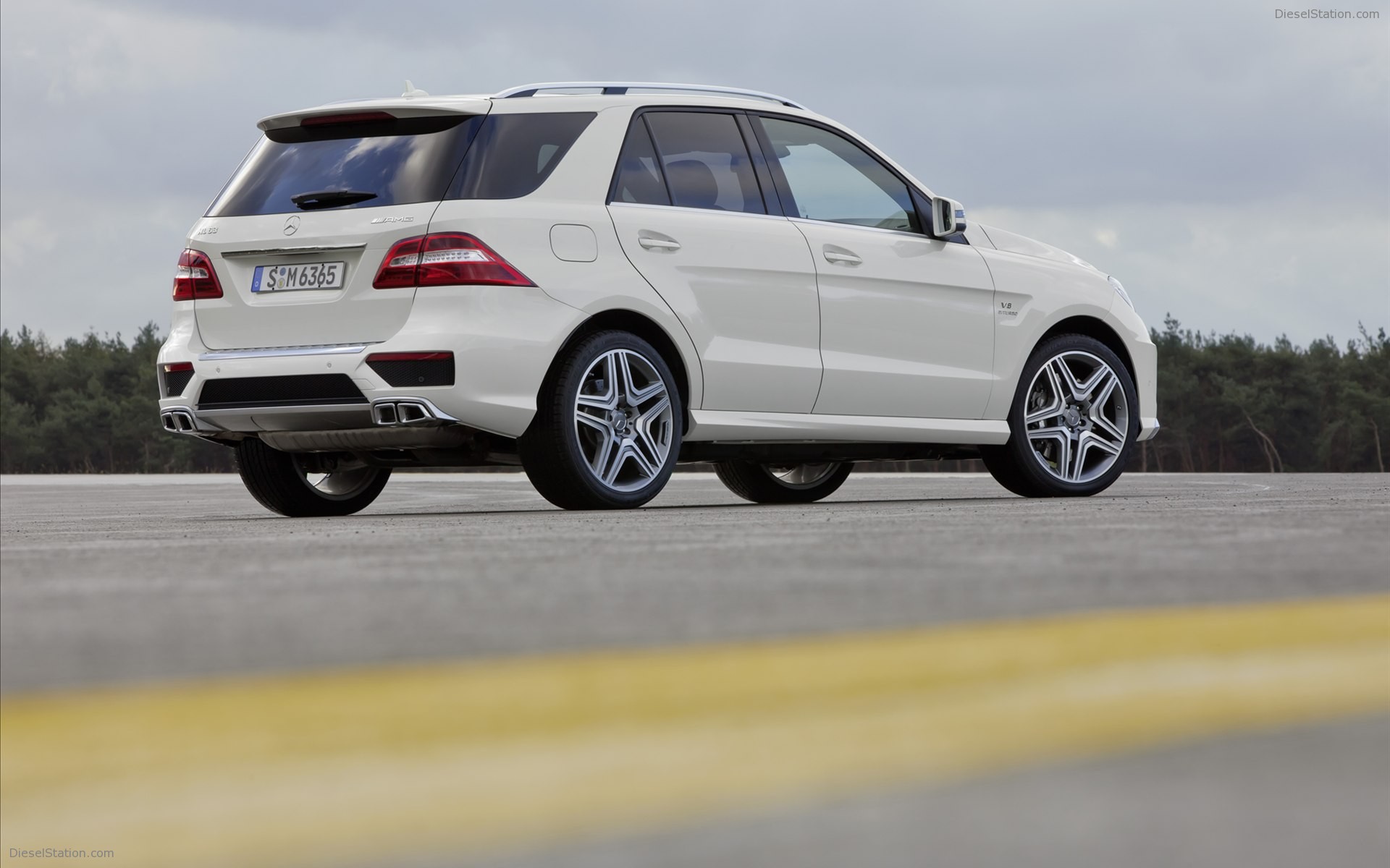 Mercedes Benz ML63 AMG 2012